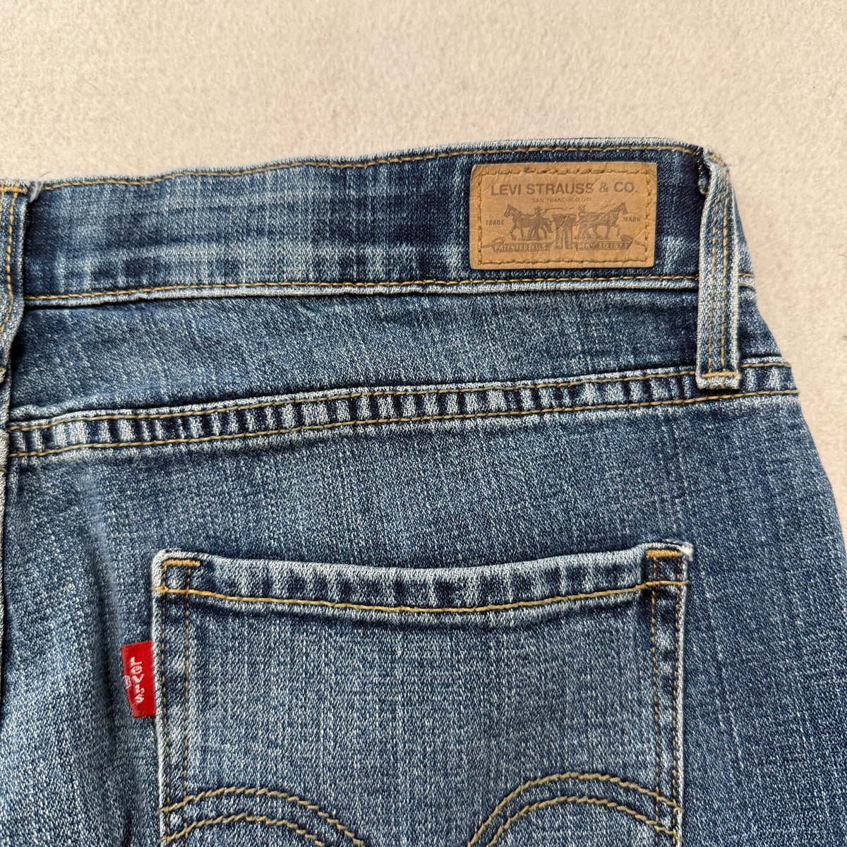 Levis 525 Perfect Waist Boot Cut Jeans Medium Wash Size 12 photo 7
