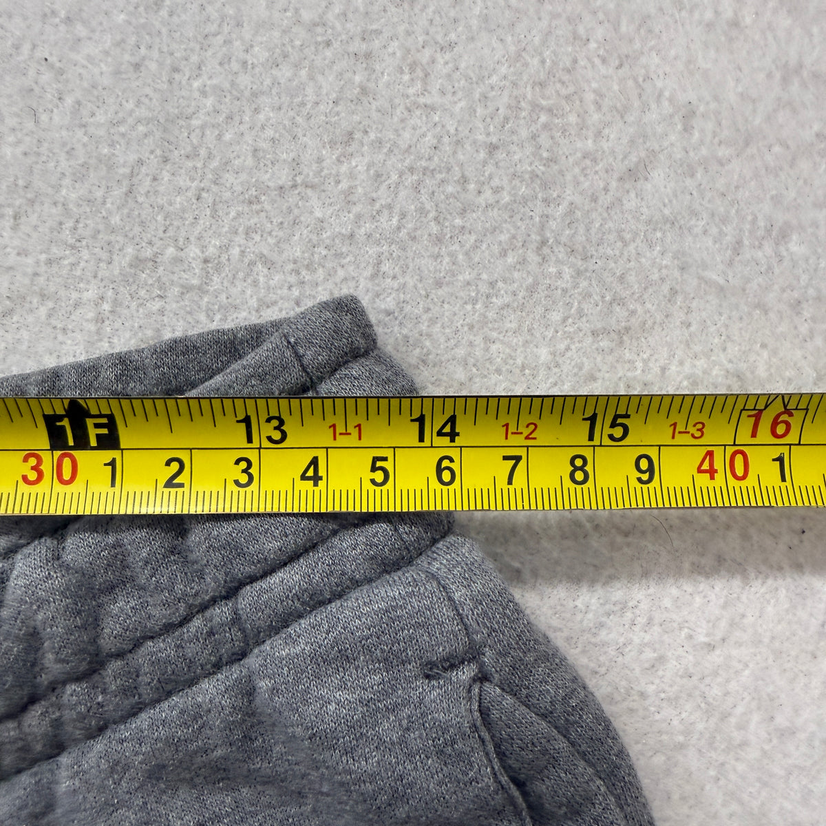 Nike Men Grey Knit Sweatpants Drawstring Pockets Tapered Leg Classic Logo Size S