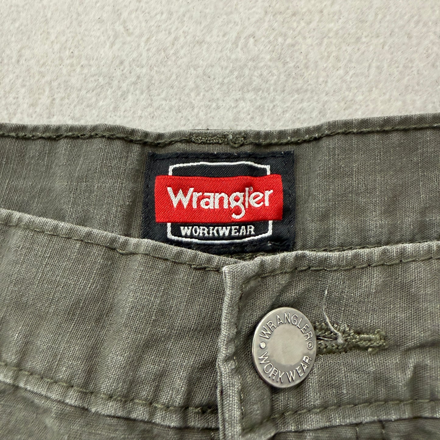 Wrangler Workwear Men's Olive Green Utility Pants Pockets Classic Y2K Size W36