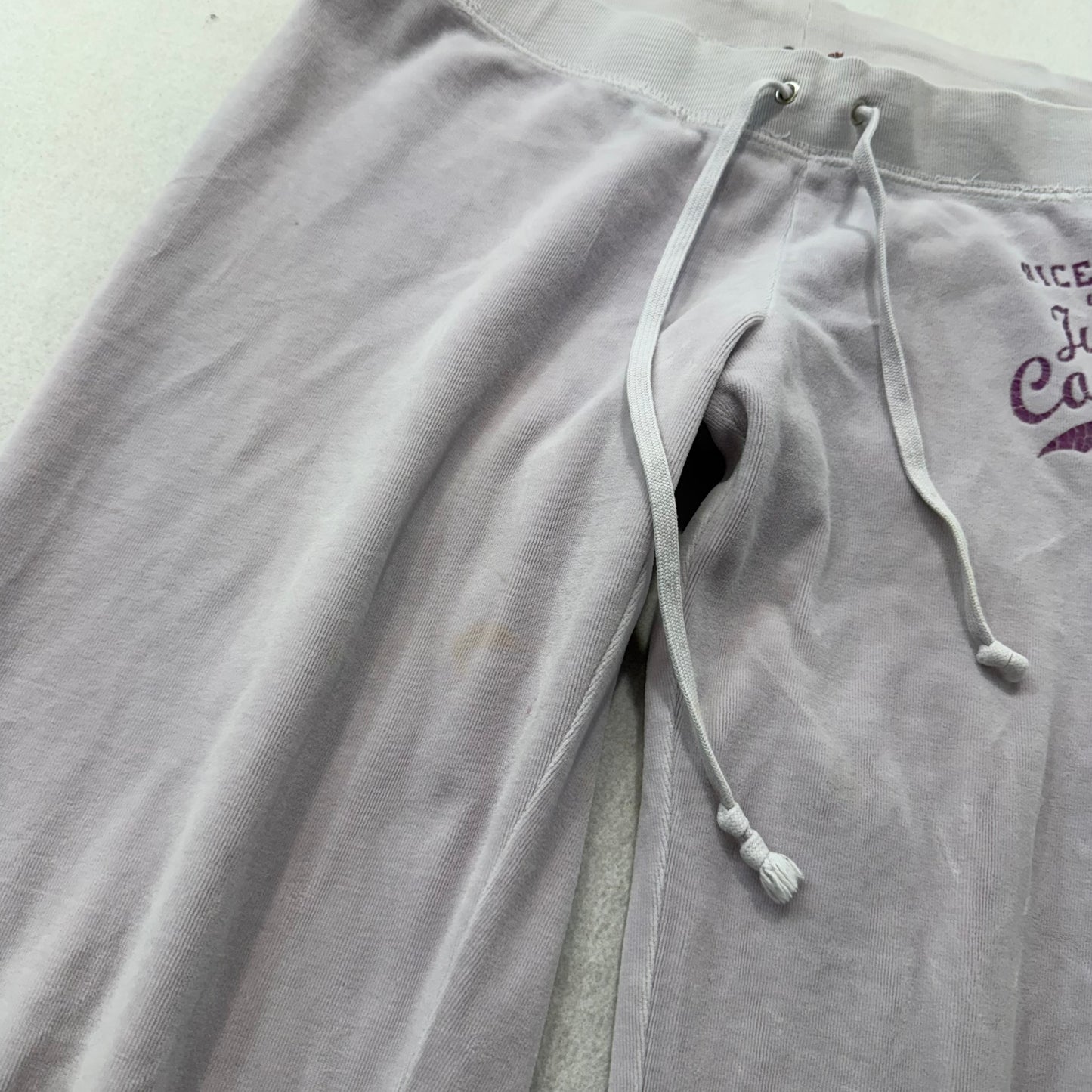Vintage Juicy Couture Women's Lavender Velour Flare Track Pant Drawstring Size S