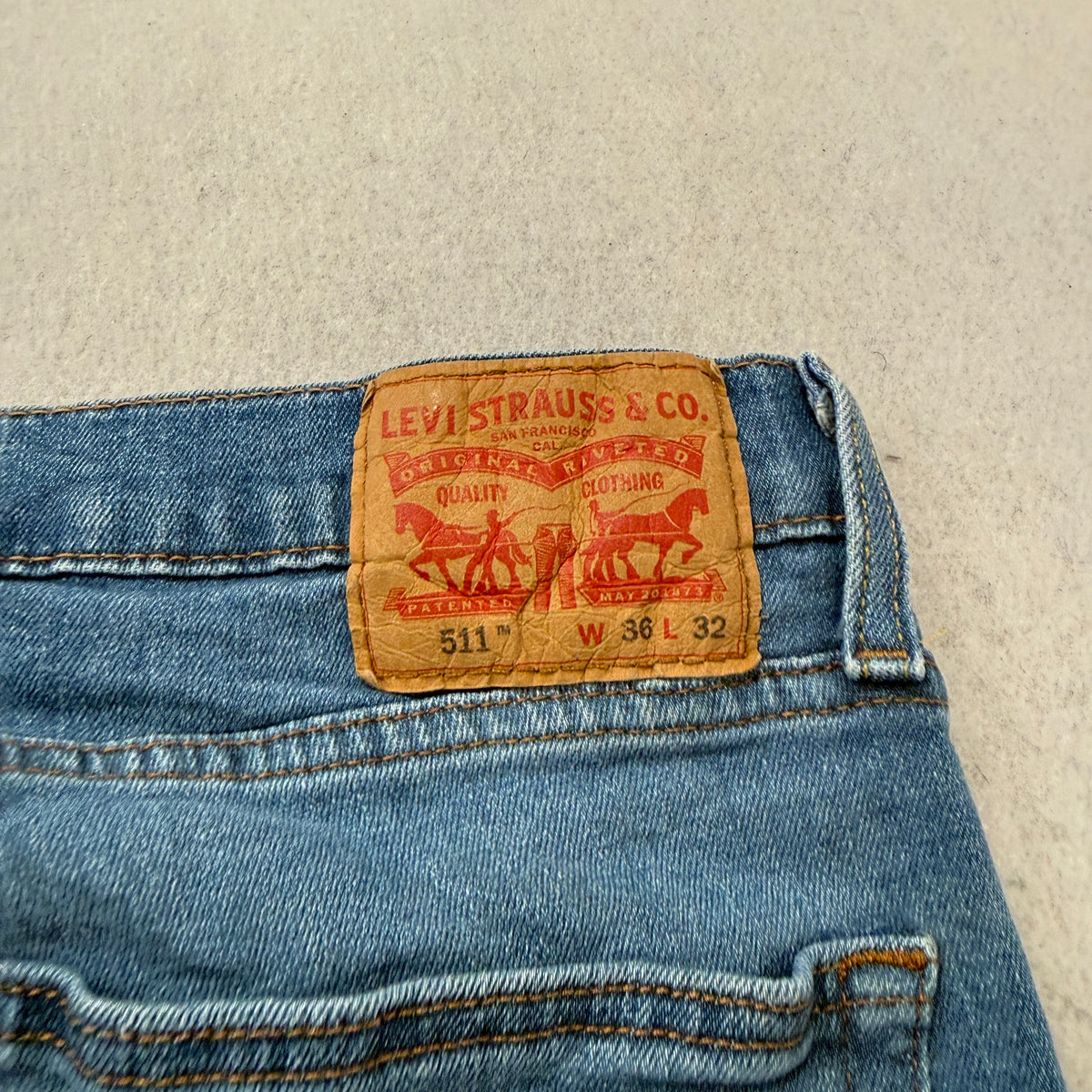 Levis 511 Slim Fit Medium Wash Jeans Size 36x32 photo 5