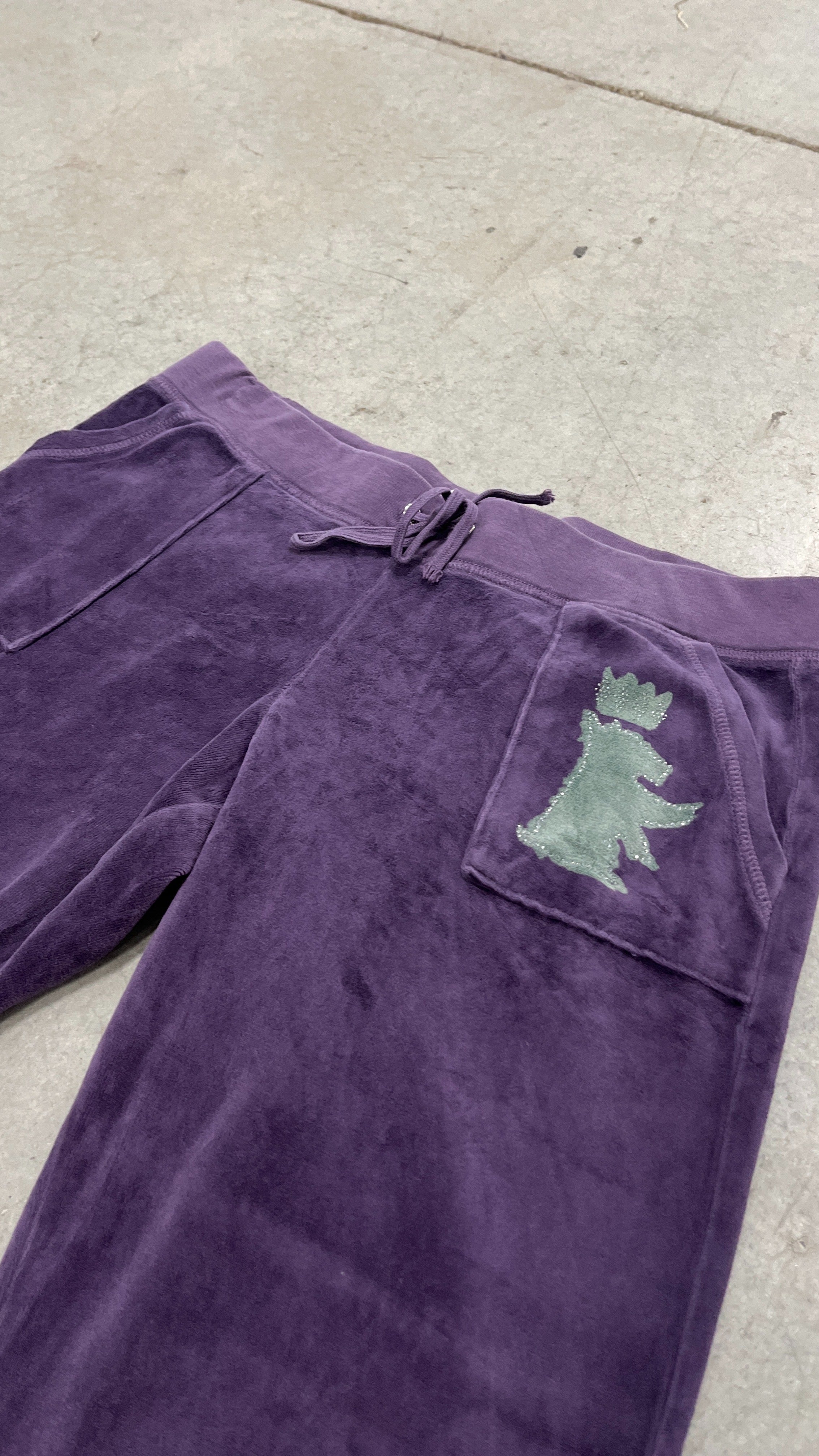 Purple VINTAGE Velour Juicy Couture Flared Back SNAP POCKET + DESIGN Pants SIZE M