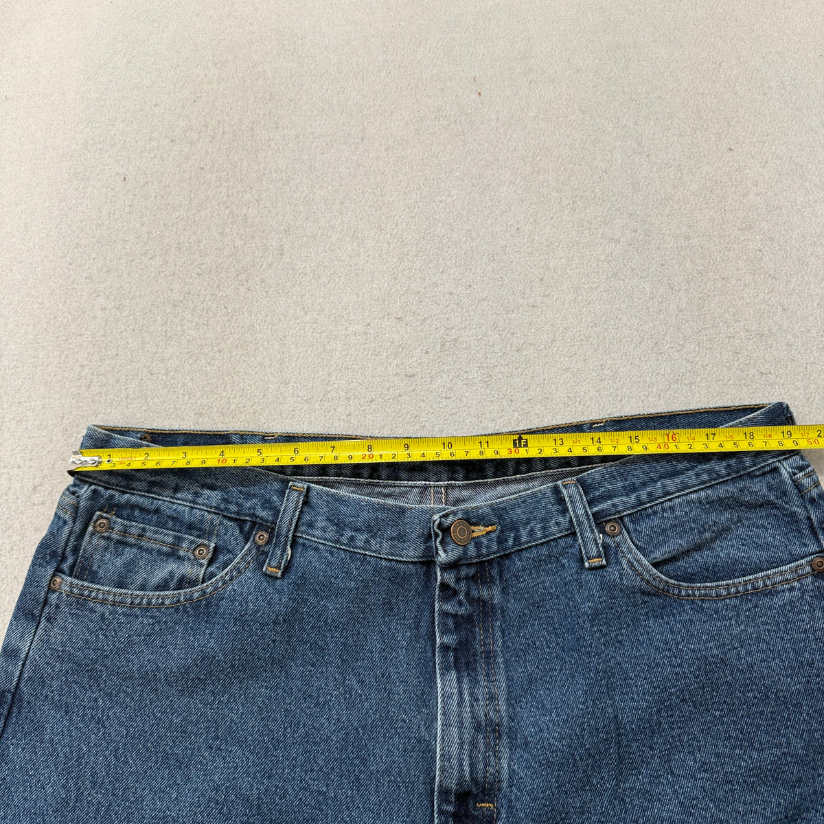 Wrangler Relaxed Fit Medium Wash Jeans Size 40x29 photo 3