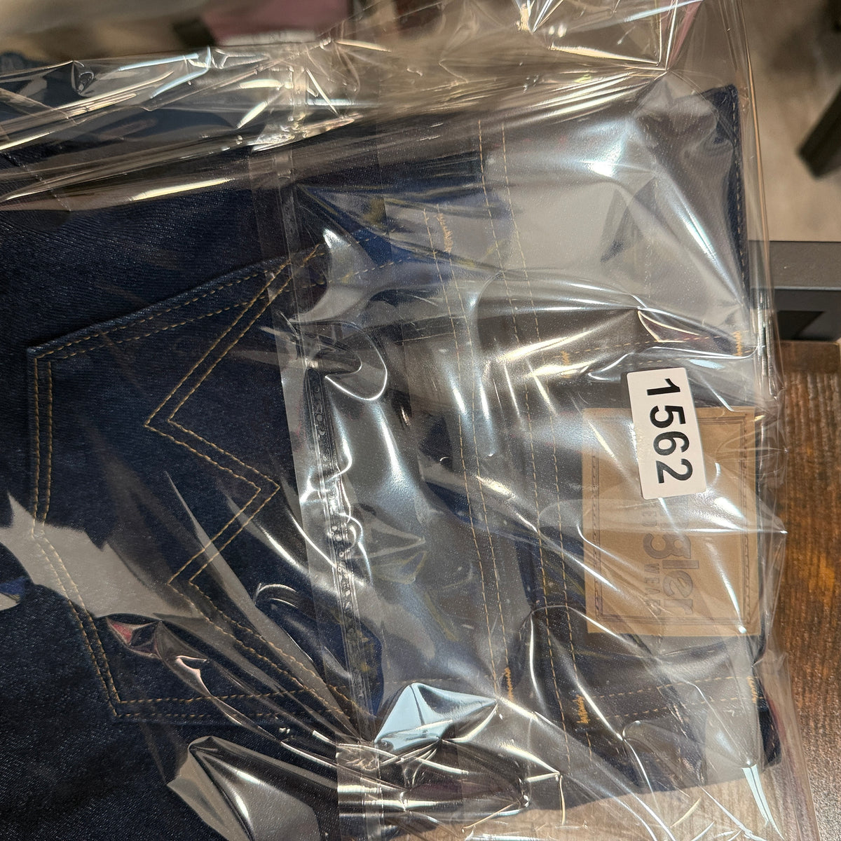 Wrangler Dark Rinse Relaxed Jeans Size 38x30 photo 9