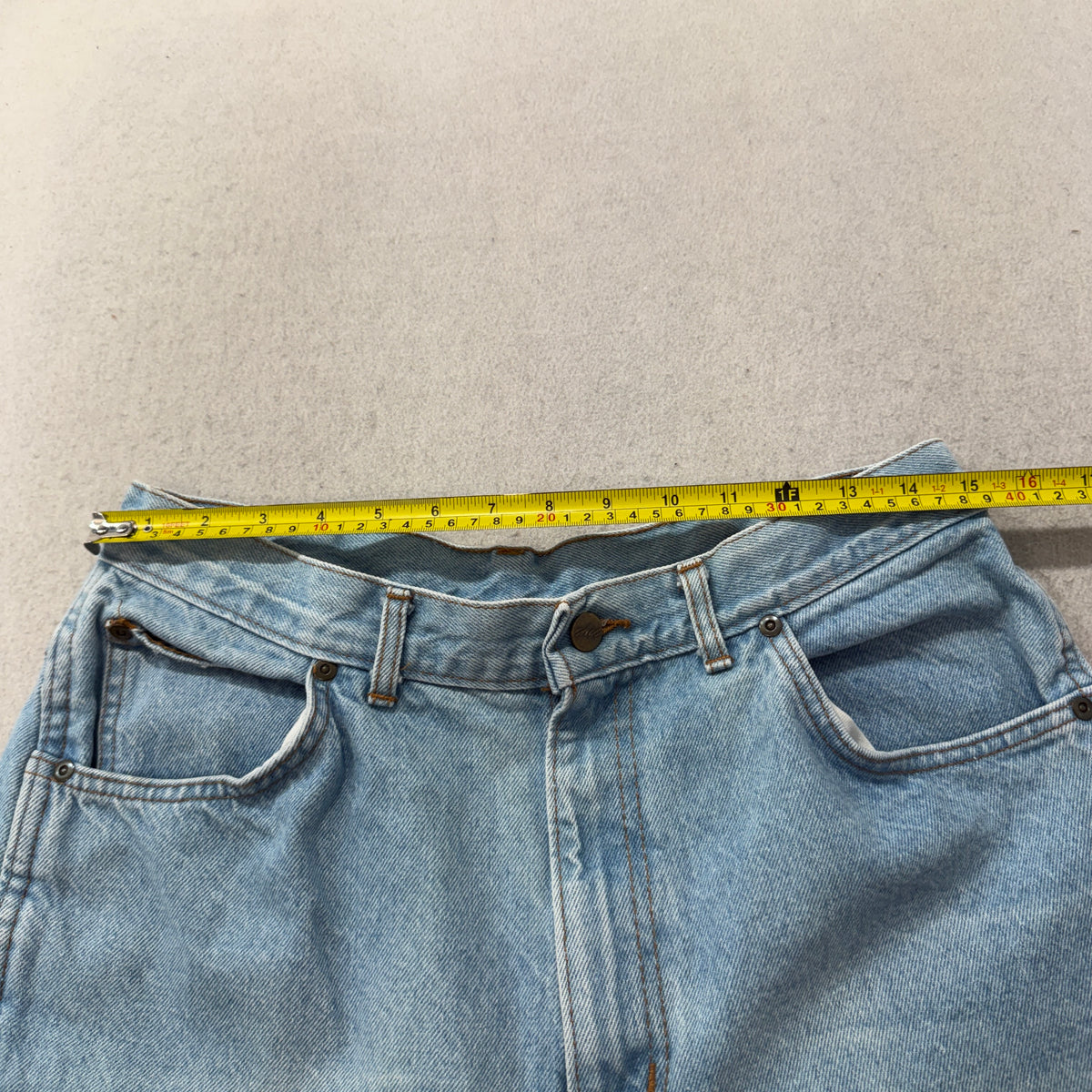 Chic Vintage High Waist Light Wash Jeans USA Size 10 photo 4