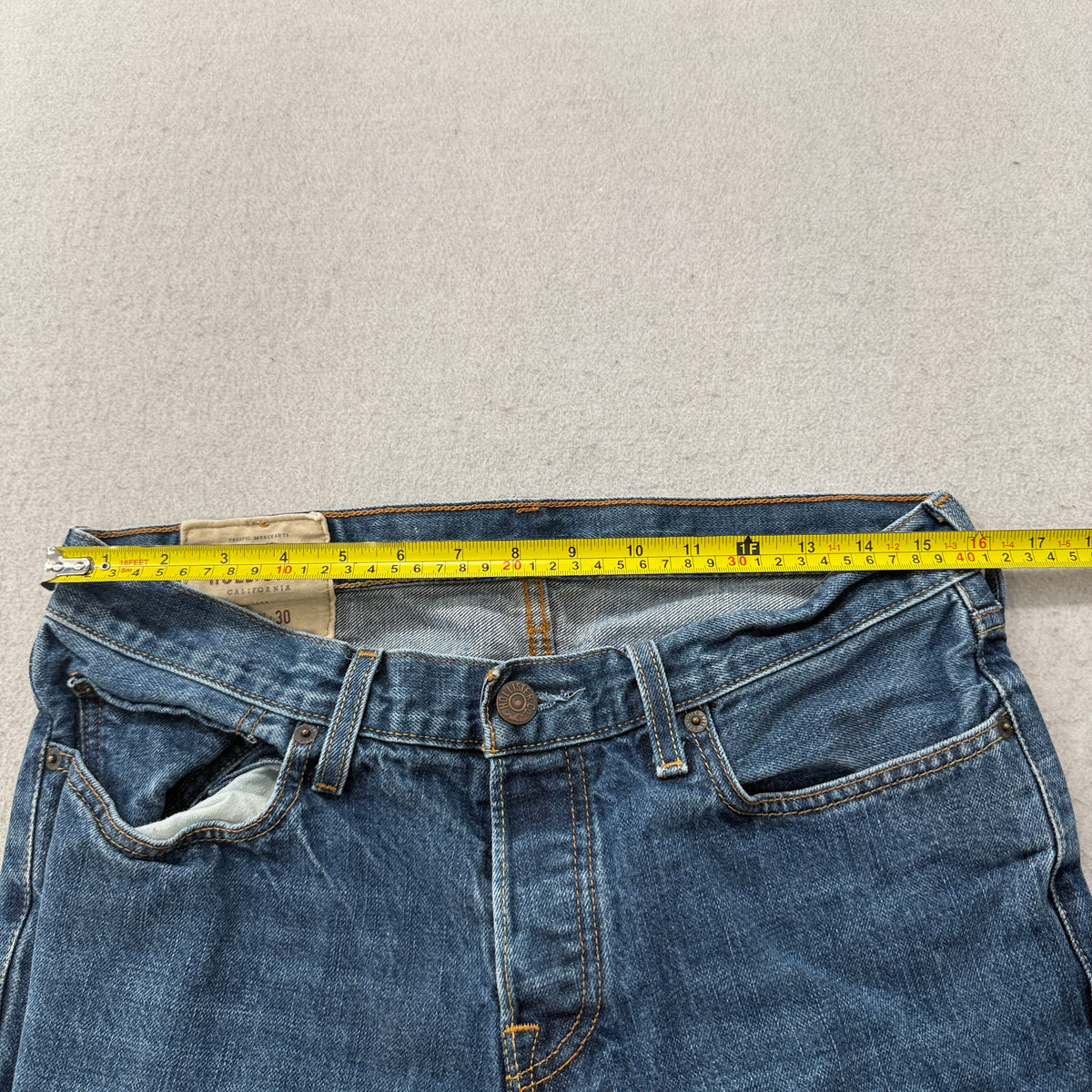 Hollister Medium Wash Straight Jeans Size 32x30 photo 4