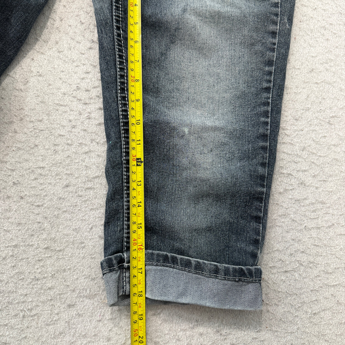 Earl Jean Women's Blue Dark Wash Denim Cuffed Capri Jeans Distressed Size 8P