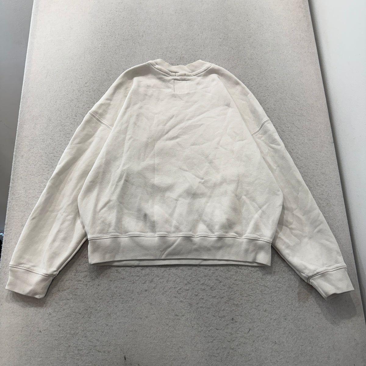 Hollister UCLA Bruins White Boxy Crewneck Sweatshirt Size M photo 2