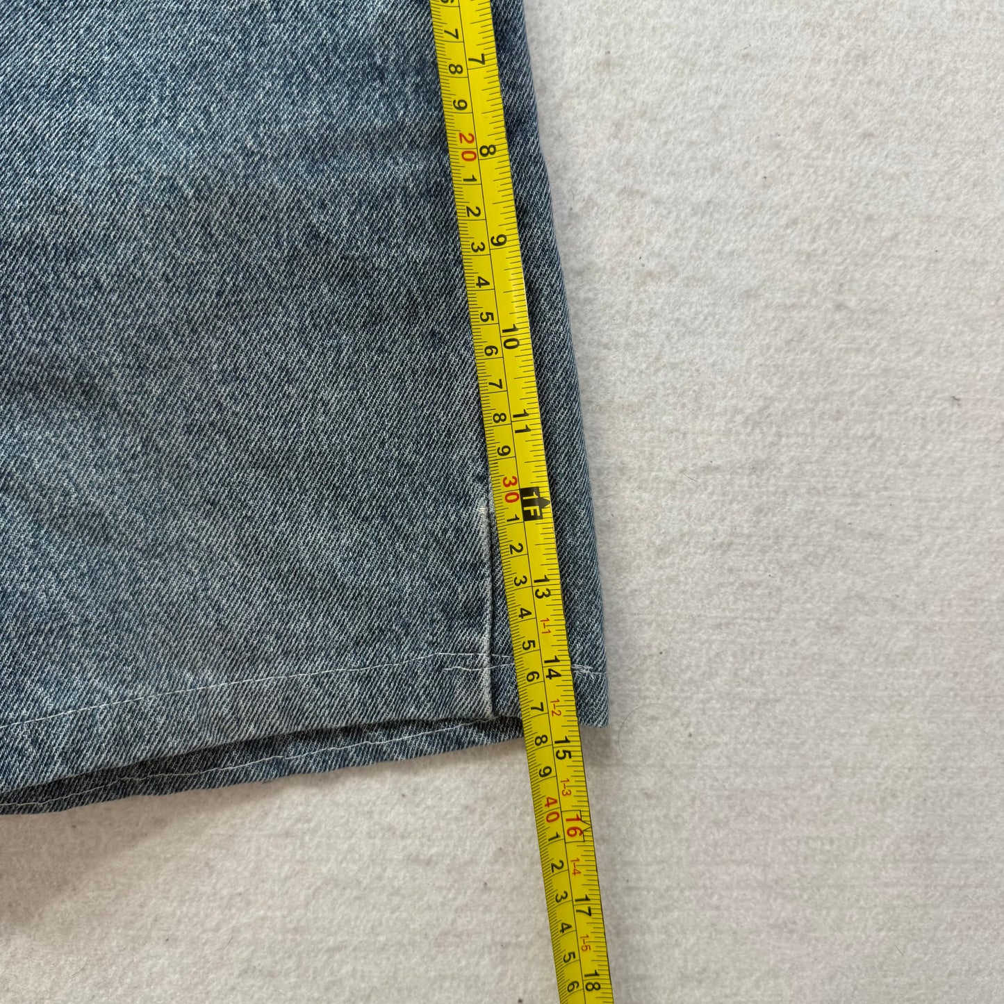 Levi Strauss & Co. 505 Women's Light Wash Blue Denim Shorts Streetwear Size 32