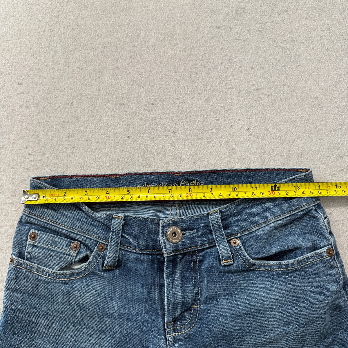American Eagle Women's Blue Denim Bermuda Shorts Medium Wash Casual Size W28