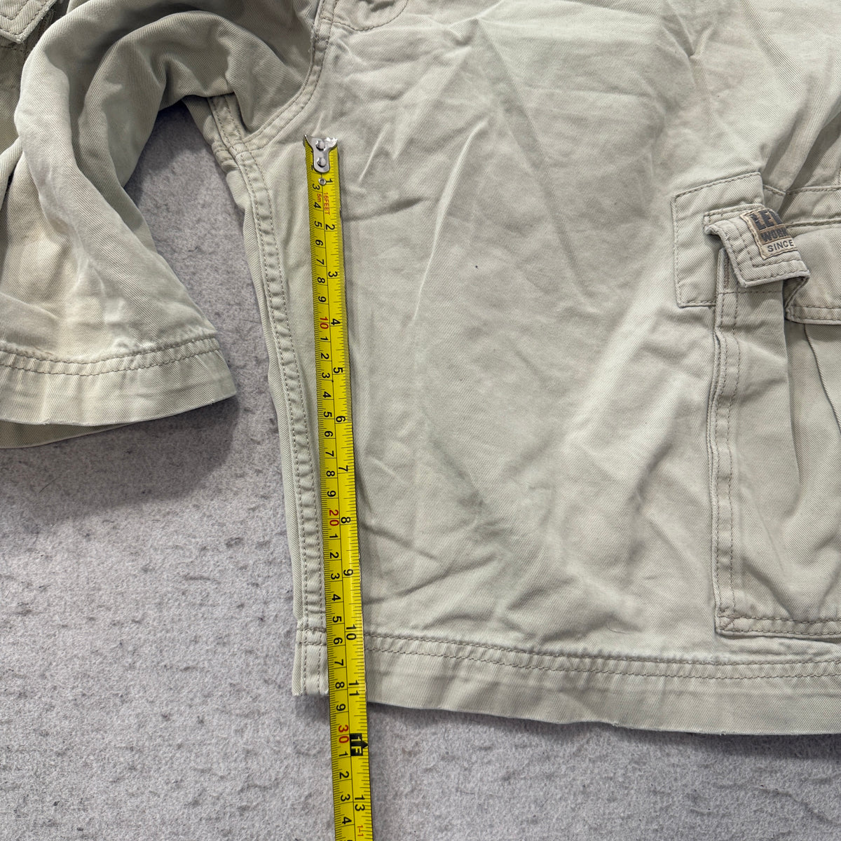 Levis Cargo Shorts Khaki Size 40 photo 6