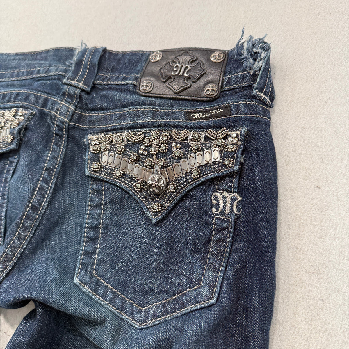 Miss Me Women's Blue Denim Dark Wash Bootcut Jeans Embellished Pockets Size 30