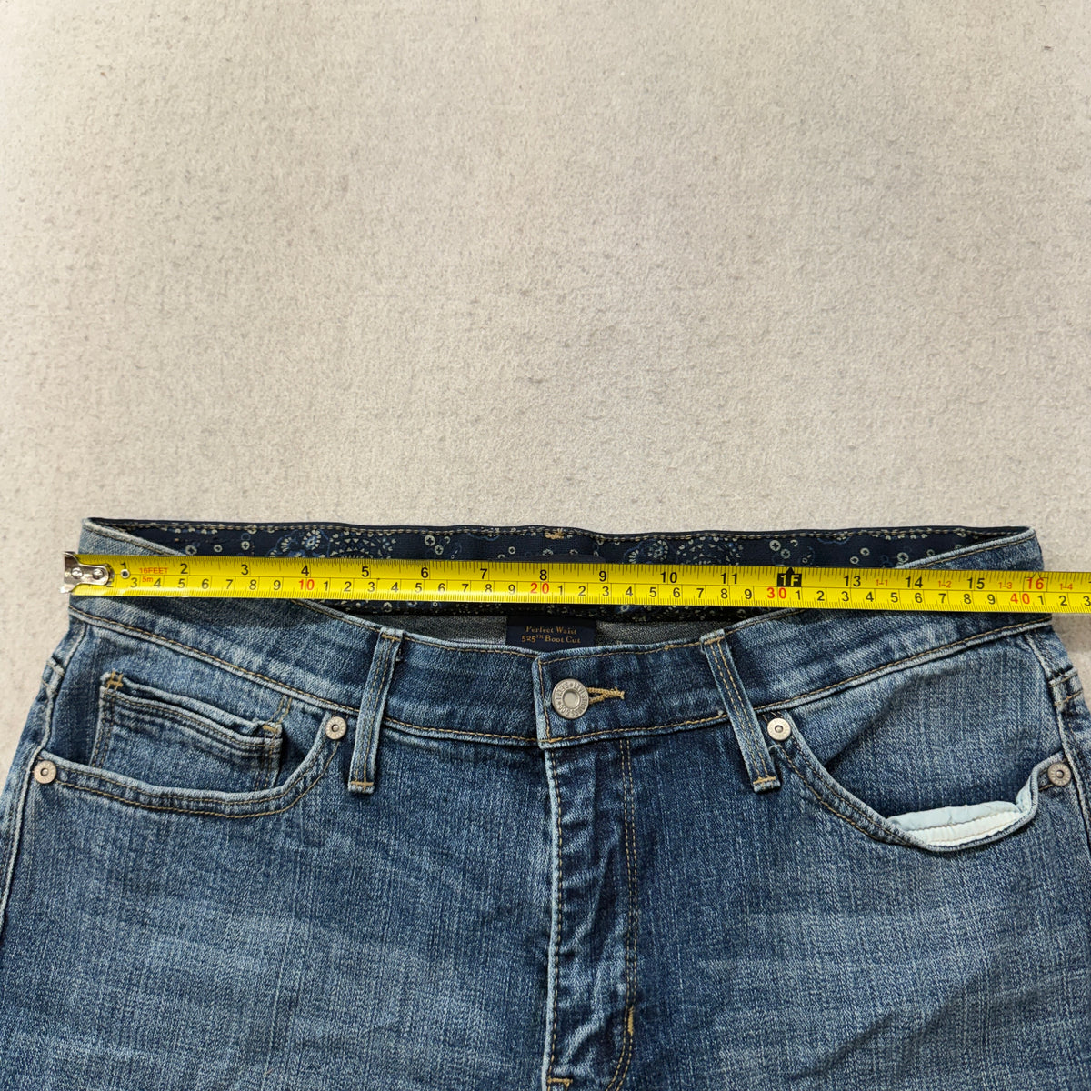 Levis 525 Perfect Waist Boot Cut Jeans Medium Wash Size 12 photo 4