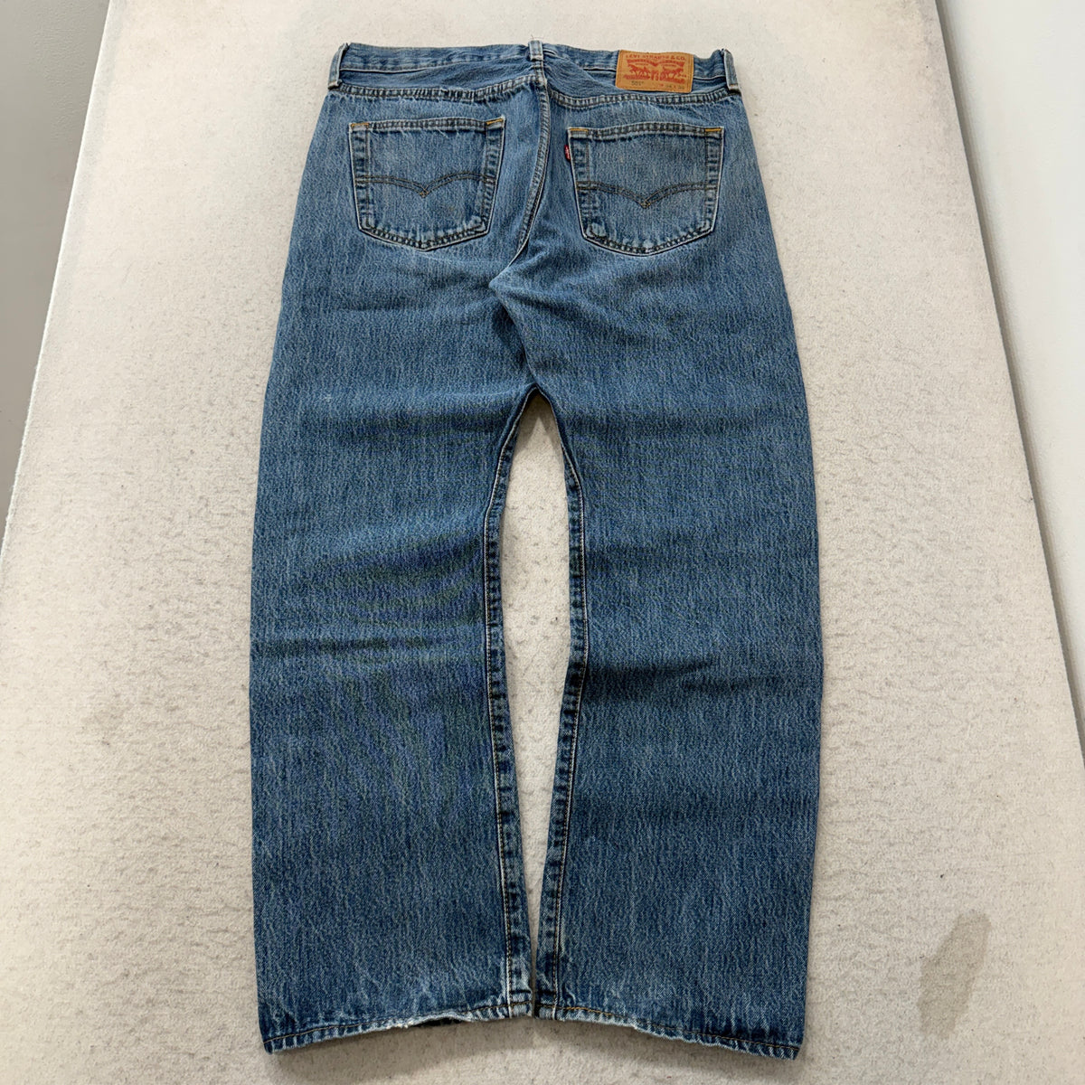 Levis 501 Medium Wash Button Fly Jeans Size 34x30 photo 2