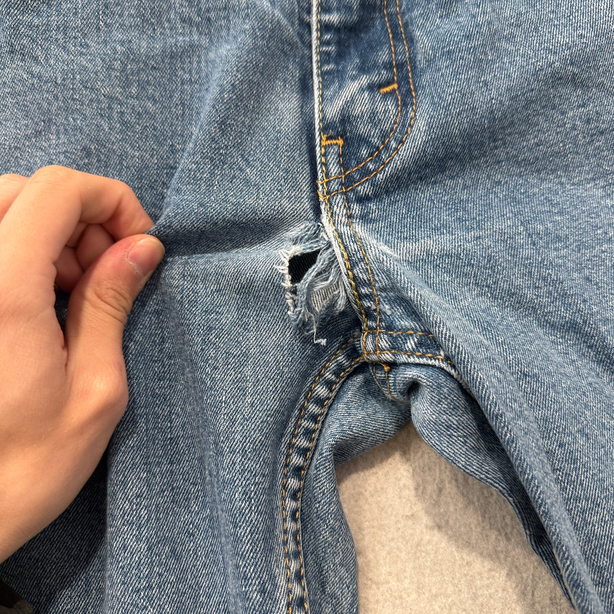 Levis Medium Wash Straight Leg Jeans Size 32x32 photo 8