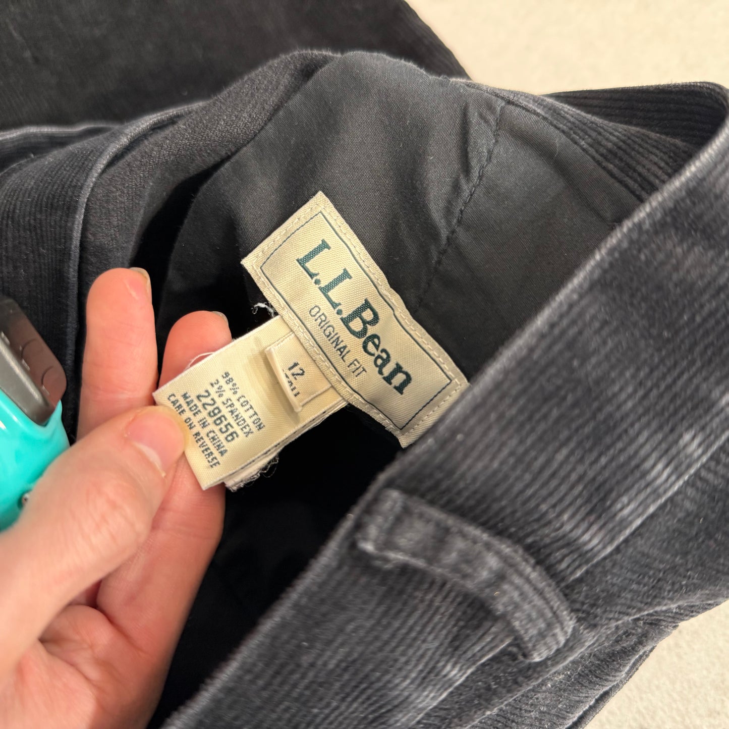 L.L.Bean Mens Black Corduroy Original Fit Straight Leg Single Pleat Pant Size 12