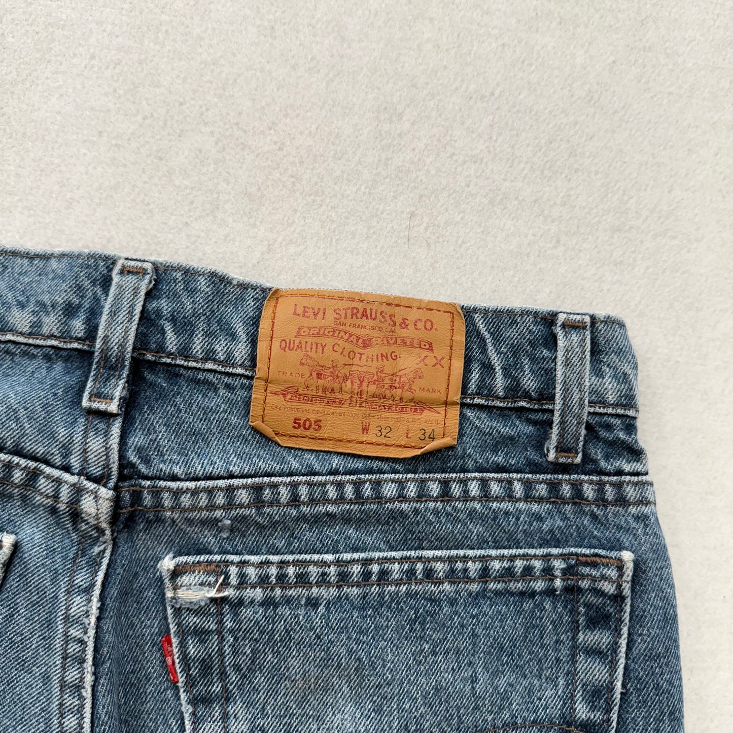 Levi Strauss & Co. 505 Women's Light Wash Blue Denim Shorts Streetwear Size 32