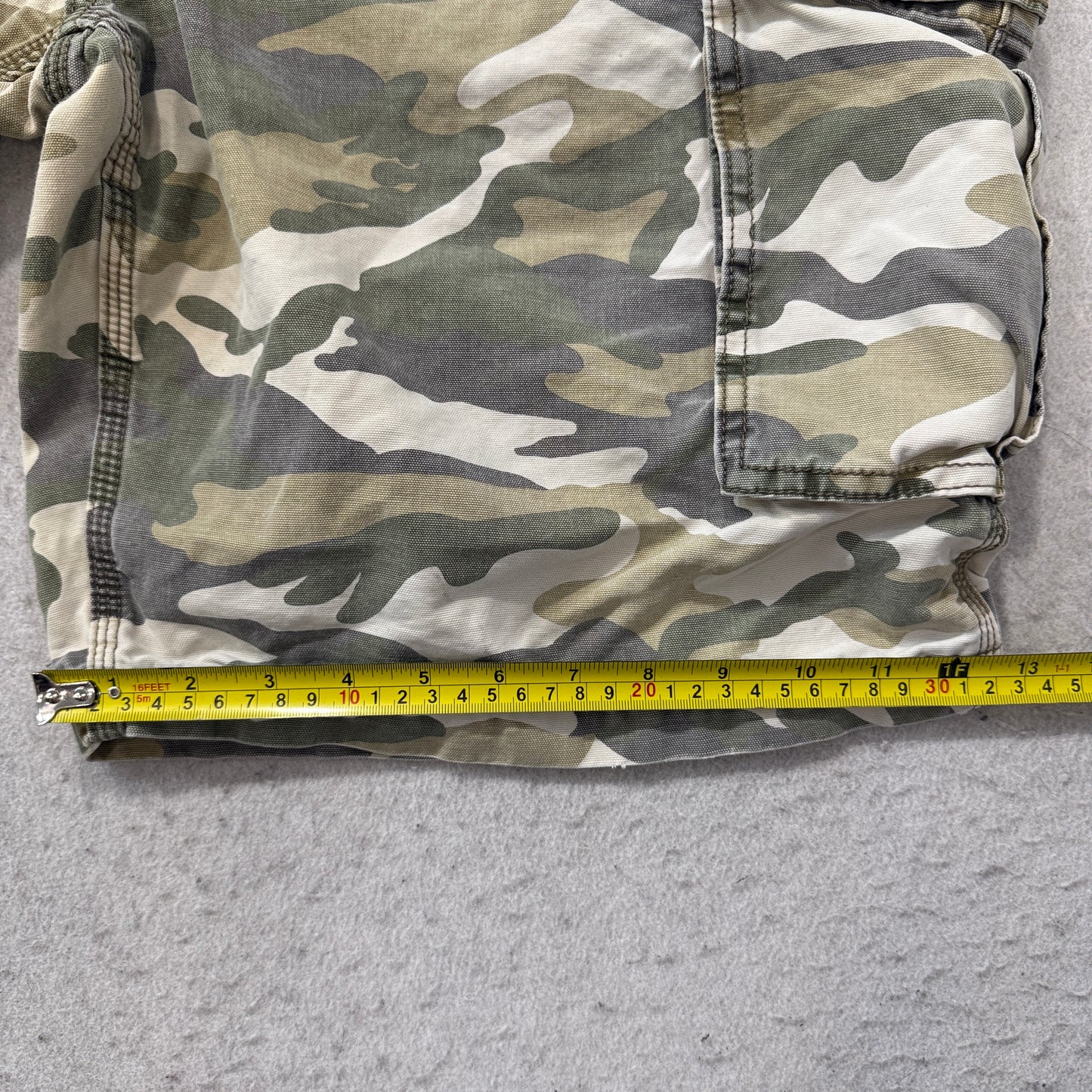 Carhartt Relaxed Fit Men's Camo Cargo Shorts Dual-Flapped Utility Pockets - W38