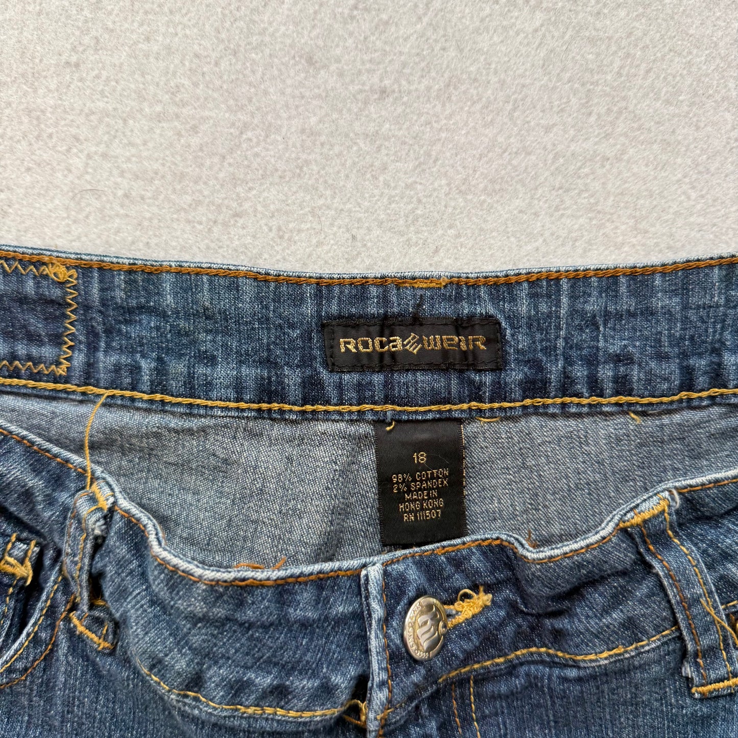 Rocawear Women's Dark Wash Blue Denim Bootcut Jeans 5-Pockets Design Y2K Size 18