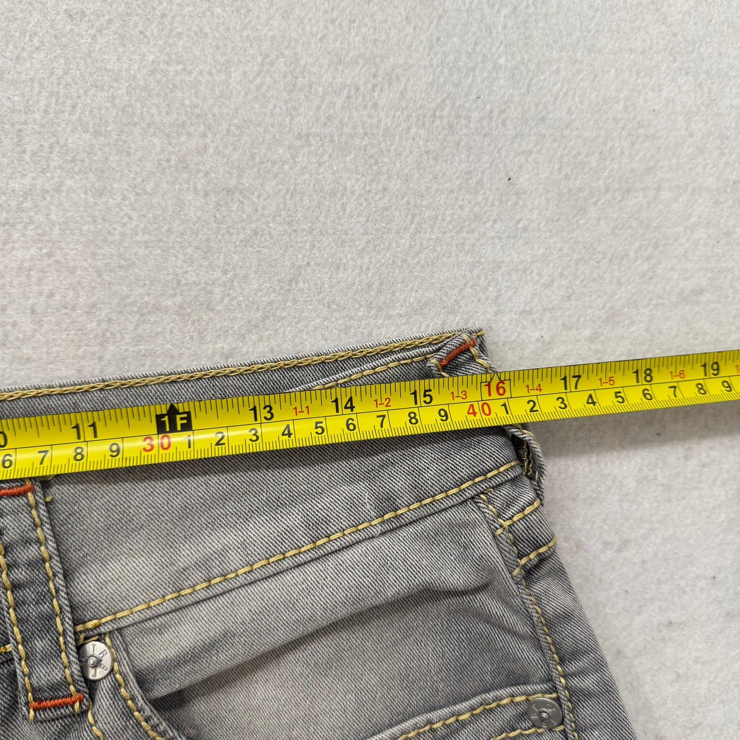 True Religion Geno Men's Gray Denim Slim Fit Jeans Snap Flap Back Pocket Size 30