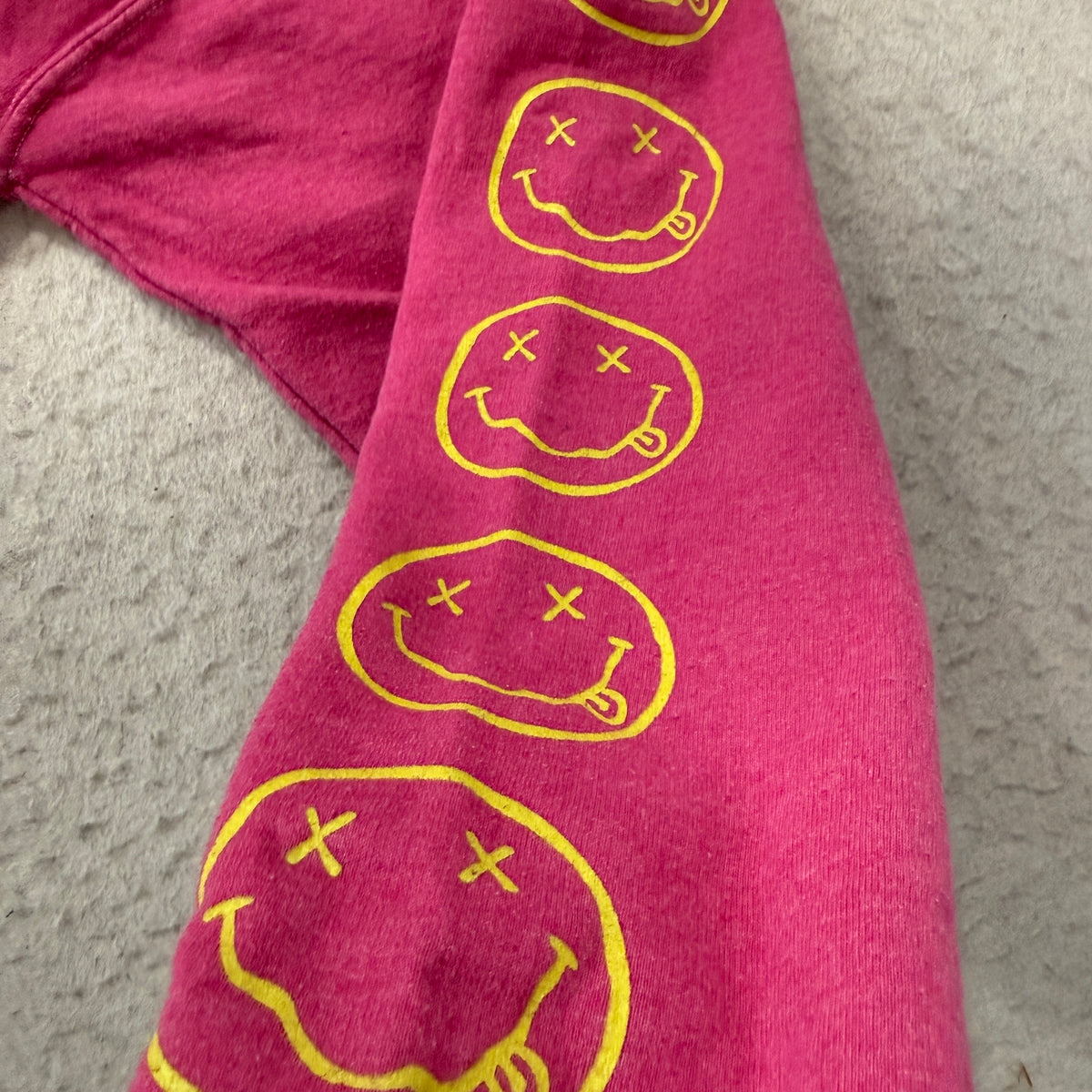 Nirvana Women's Hot Pink Fleece Sweatshirt Tie Dye Smiley Face Crewneck Size S/M