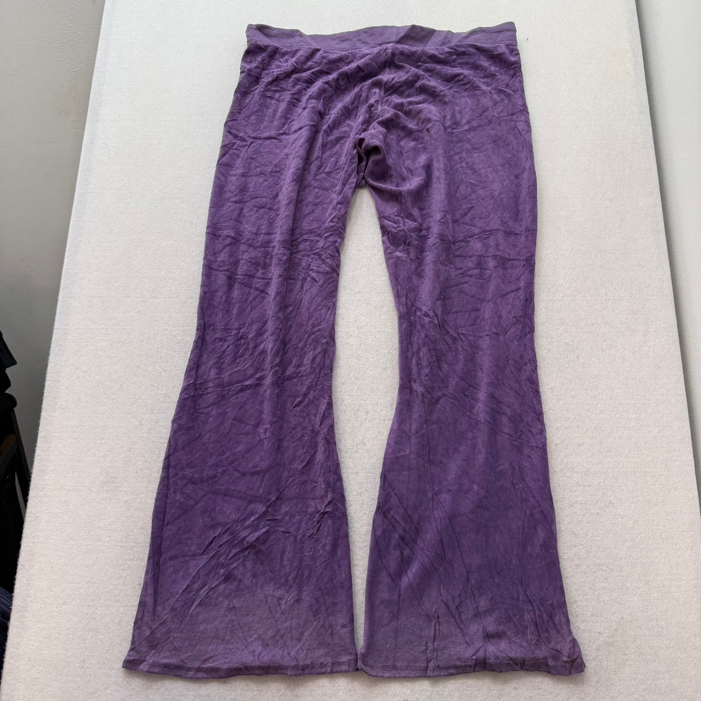 Vintage Juicy Couture Women's Purple Velour Flared Track Pant Loungewear Size L