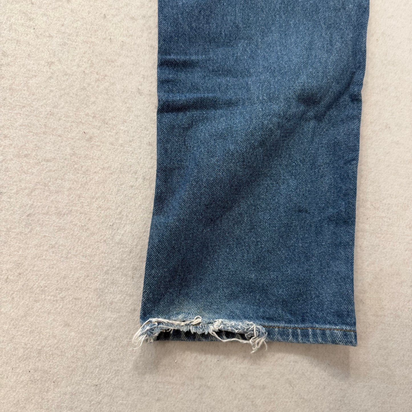 L.L.Bean Men's Medium Wash Blue Denim Natural Straight Fit Jeans Raw Hem Size 34