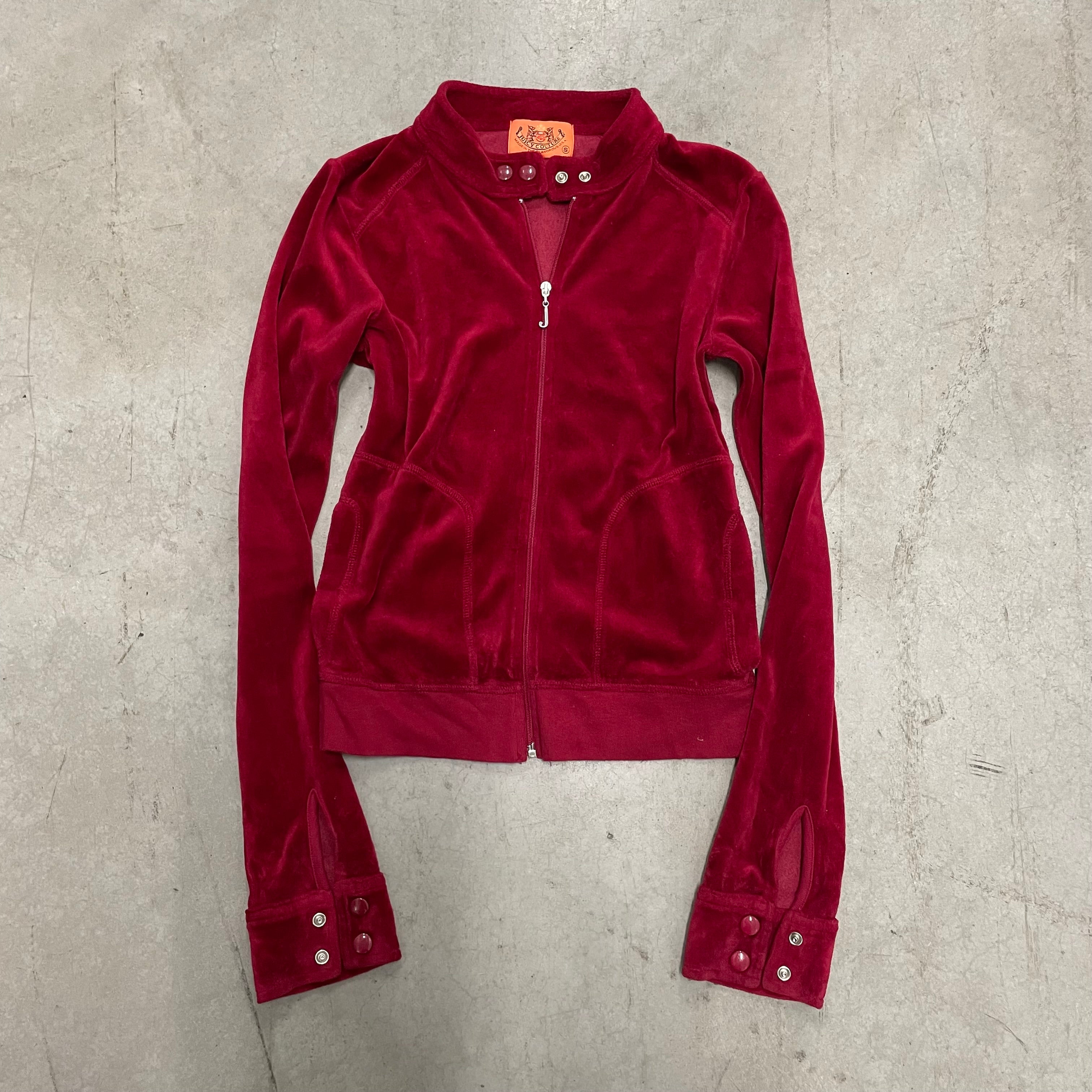 RED SNAP COLLAR VELOUR JACKET SIZE SMALL