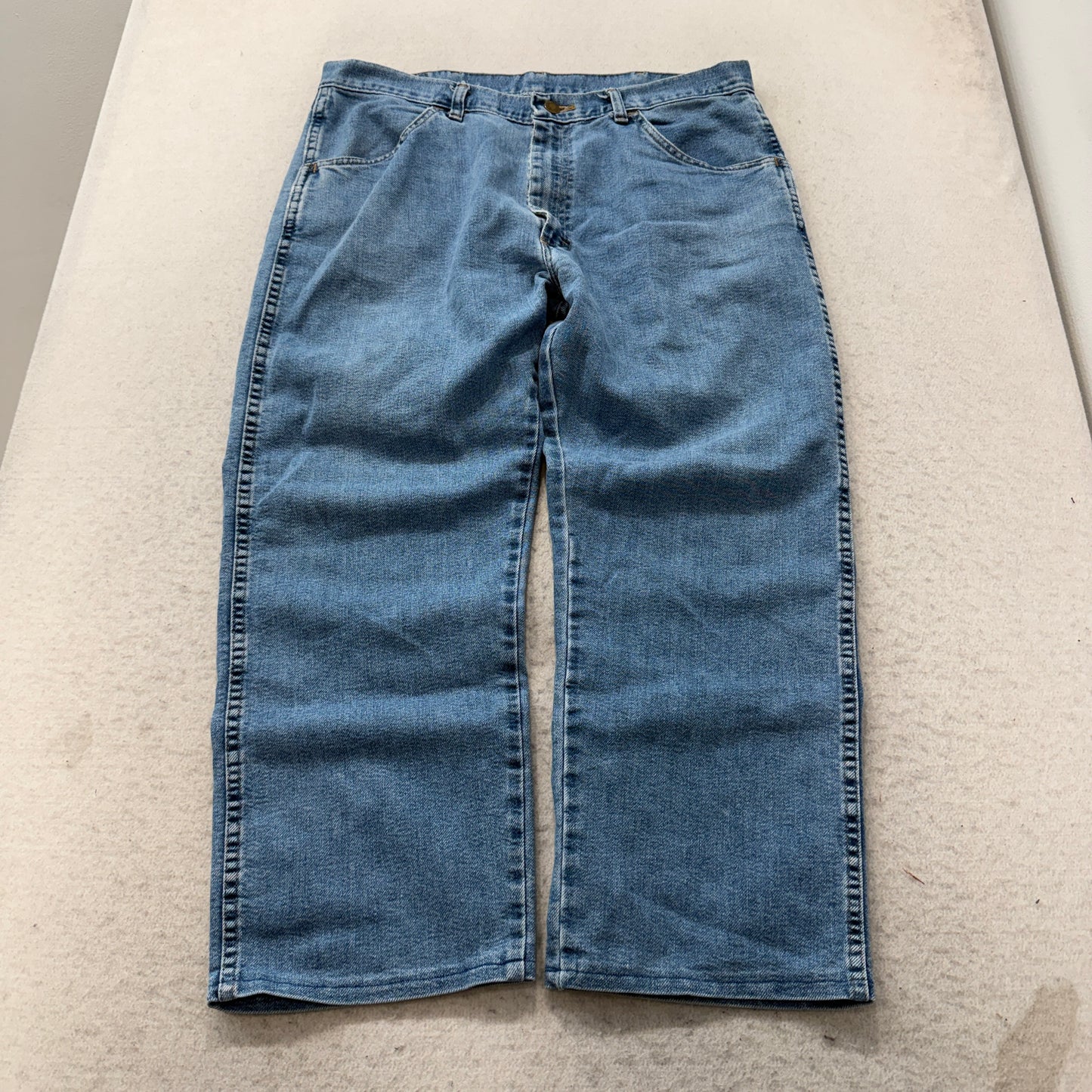 Wrangler Men's Blue Denim Jeans Regular Fit Zip-Fly Pockets Classic Size 36x29