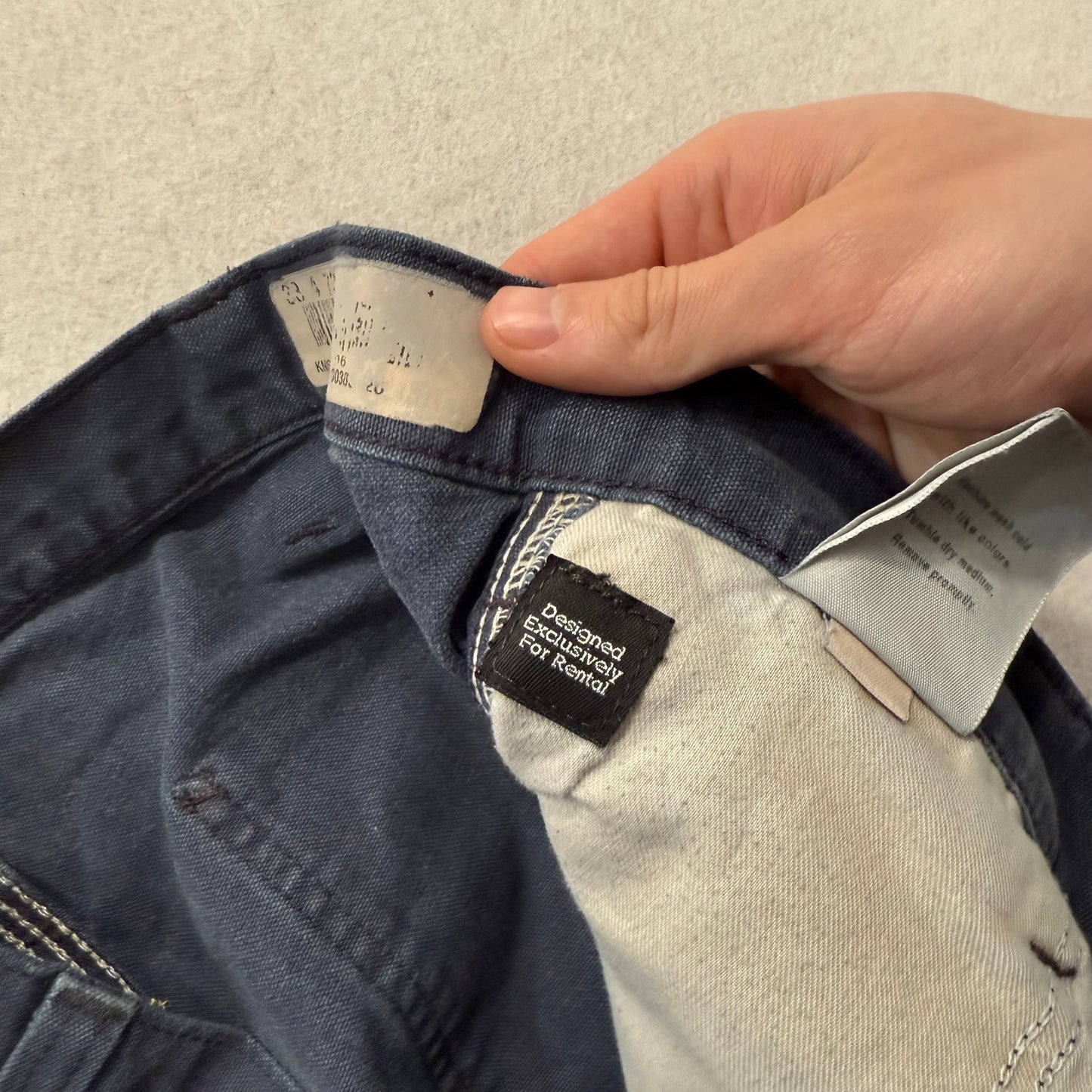 Carhartt Men's Black Washed Cargo Work Pants Dungaree Fit Mid-Rise Size 34 x 28