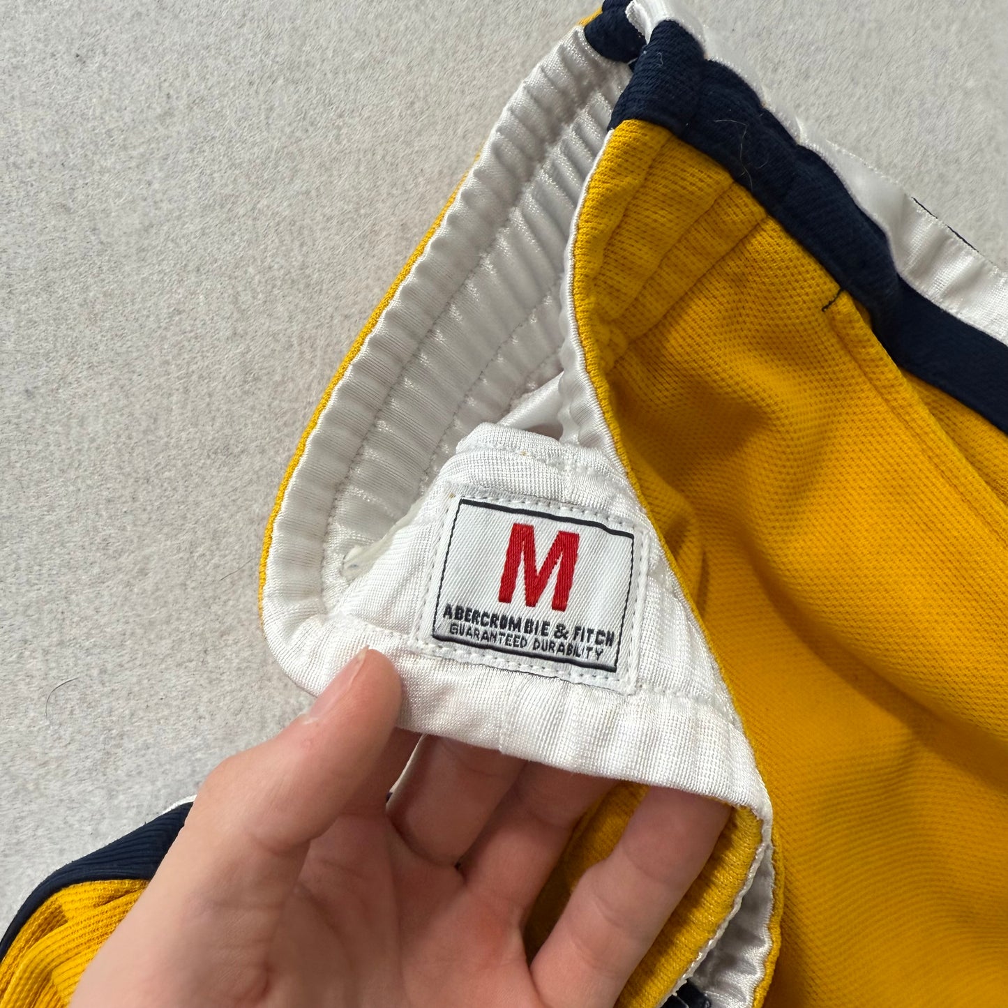 Abercrombie & Fitch Men's Mustard Yellow Mesh Gym Athletic Shorts Logo Size 8