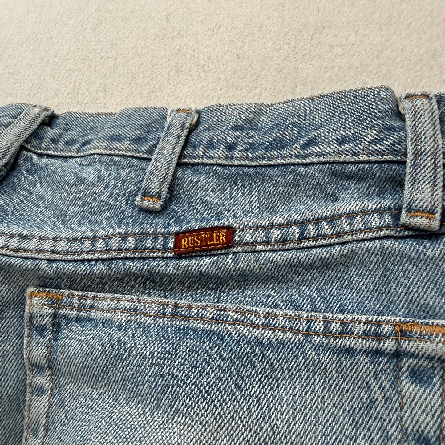 Rustler Men's Blue Denim Jeans Distressed Zip-Fly Pockets Classic Size 34x30