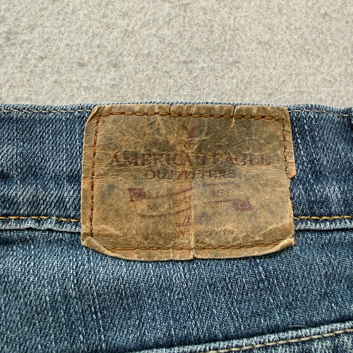 American Eagle Women's Blue Denim Bermuda Shorts Medium Wash Casual Size W28