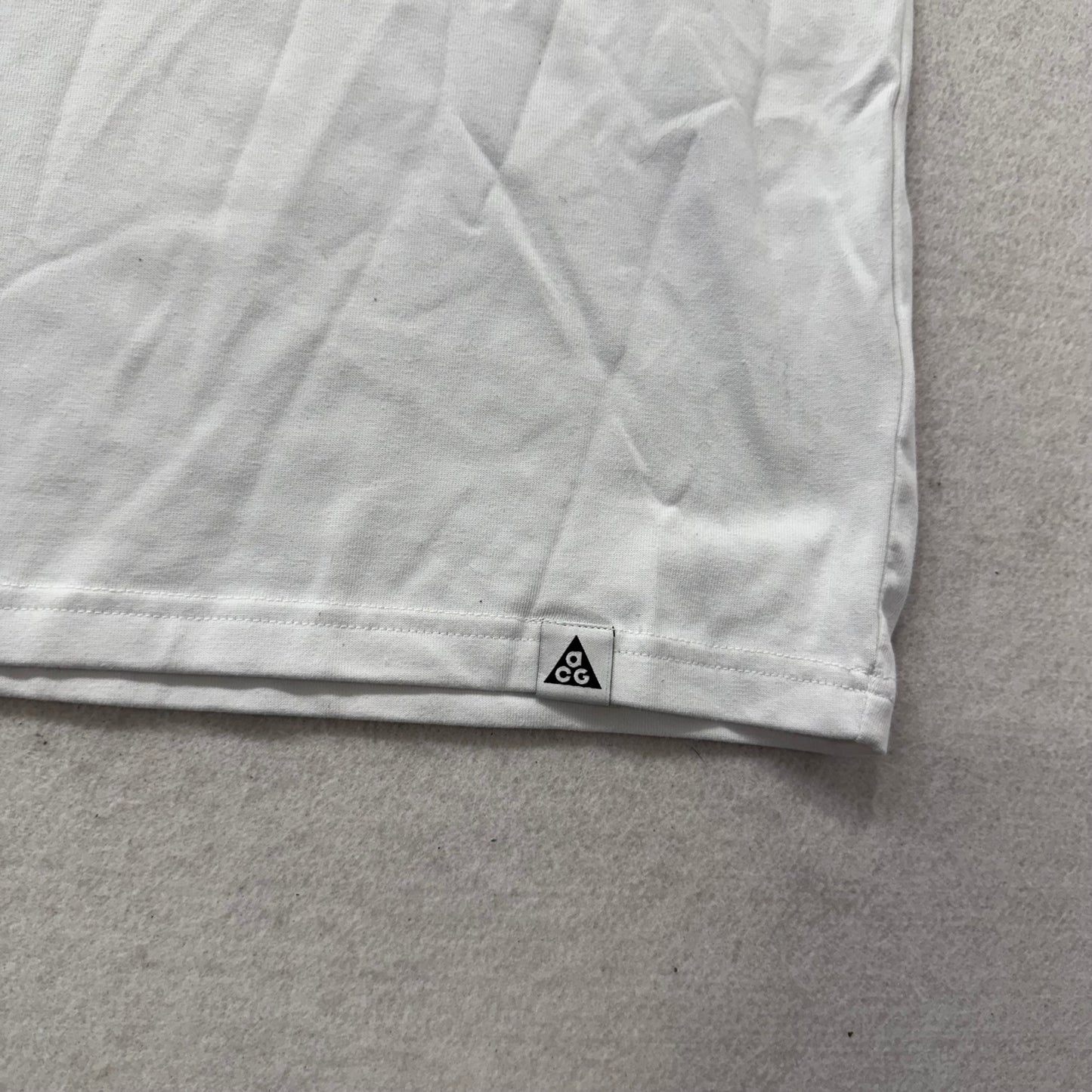 Nike ACG Men's White Cotton Dri-FIT Galaxy T-Shirt Short Sleeves Graphic Size XL