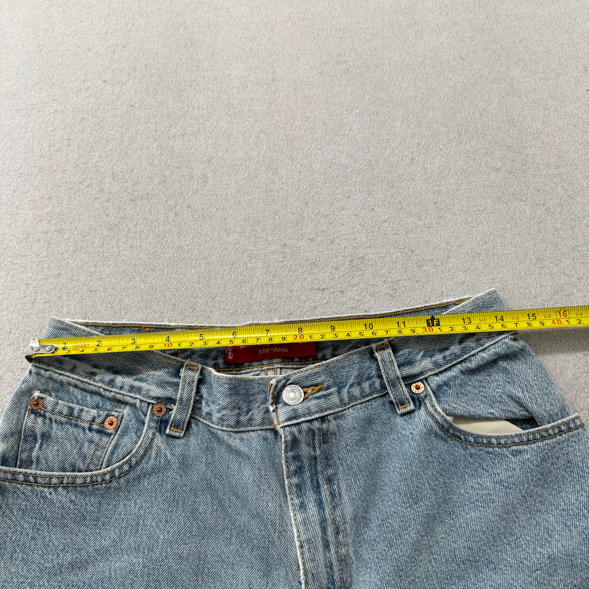 VTG Levi's 550 Classic Relaxed Womens Light Wash Tapered Leg Jeans Size 12 MIS M