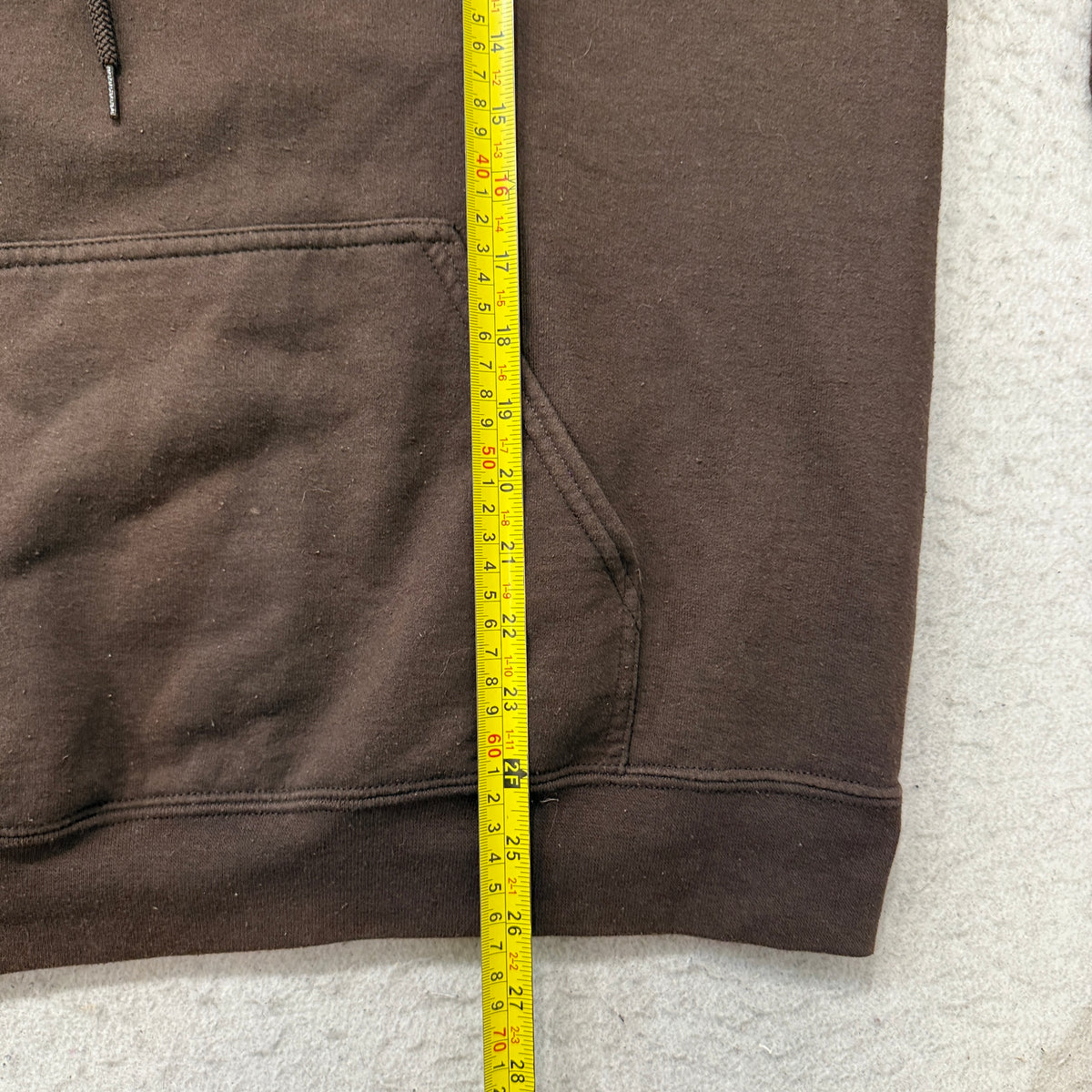 Gildan The Land hoodie length