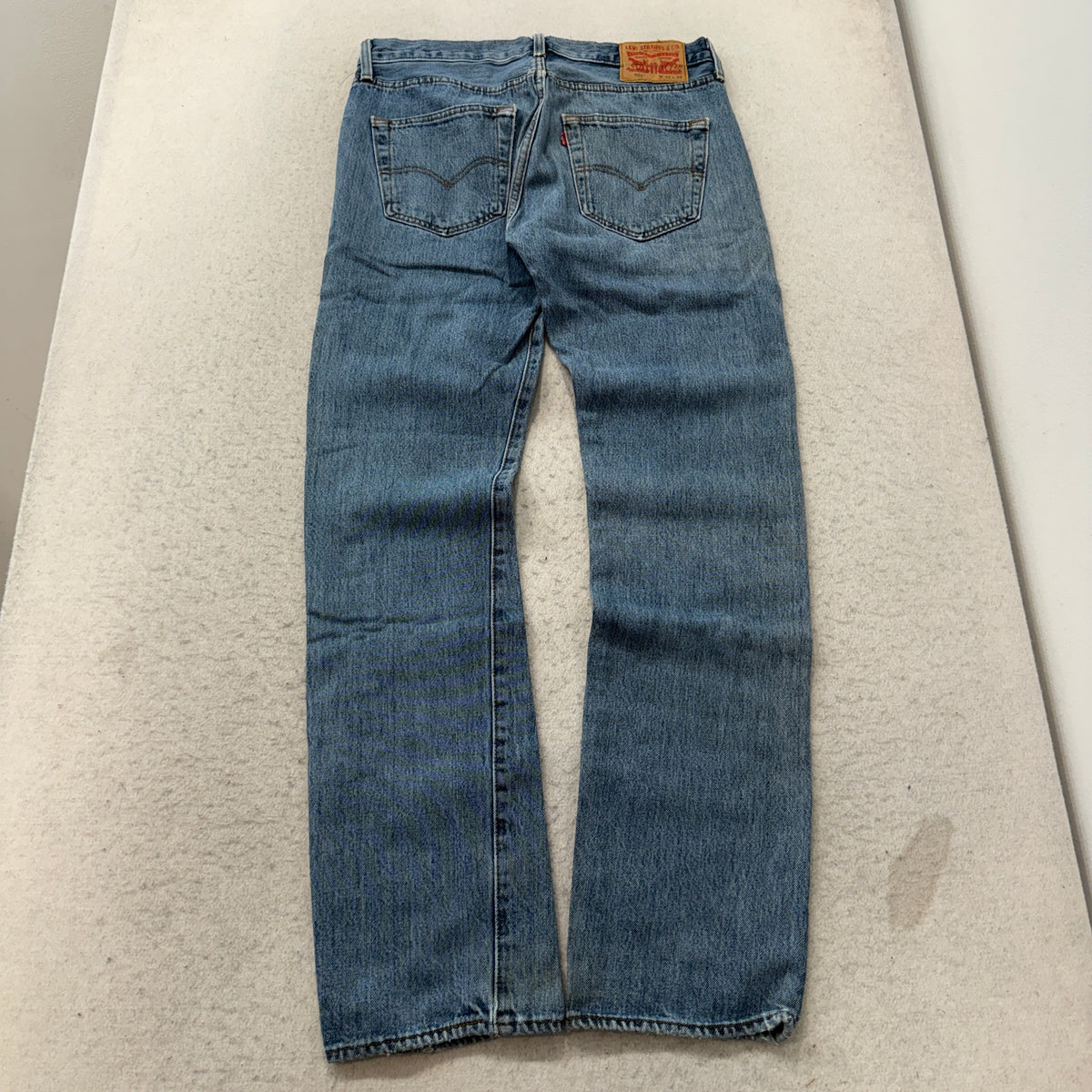 Levi's 501 Original Fit Jeans Men's Medium Wash Blue Button Fly Straight Size 32x34 photo 2