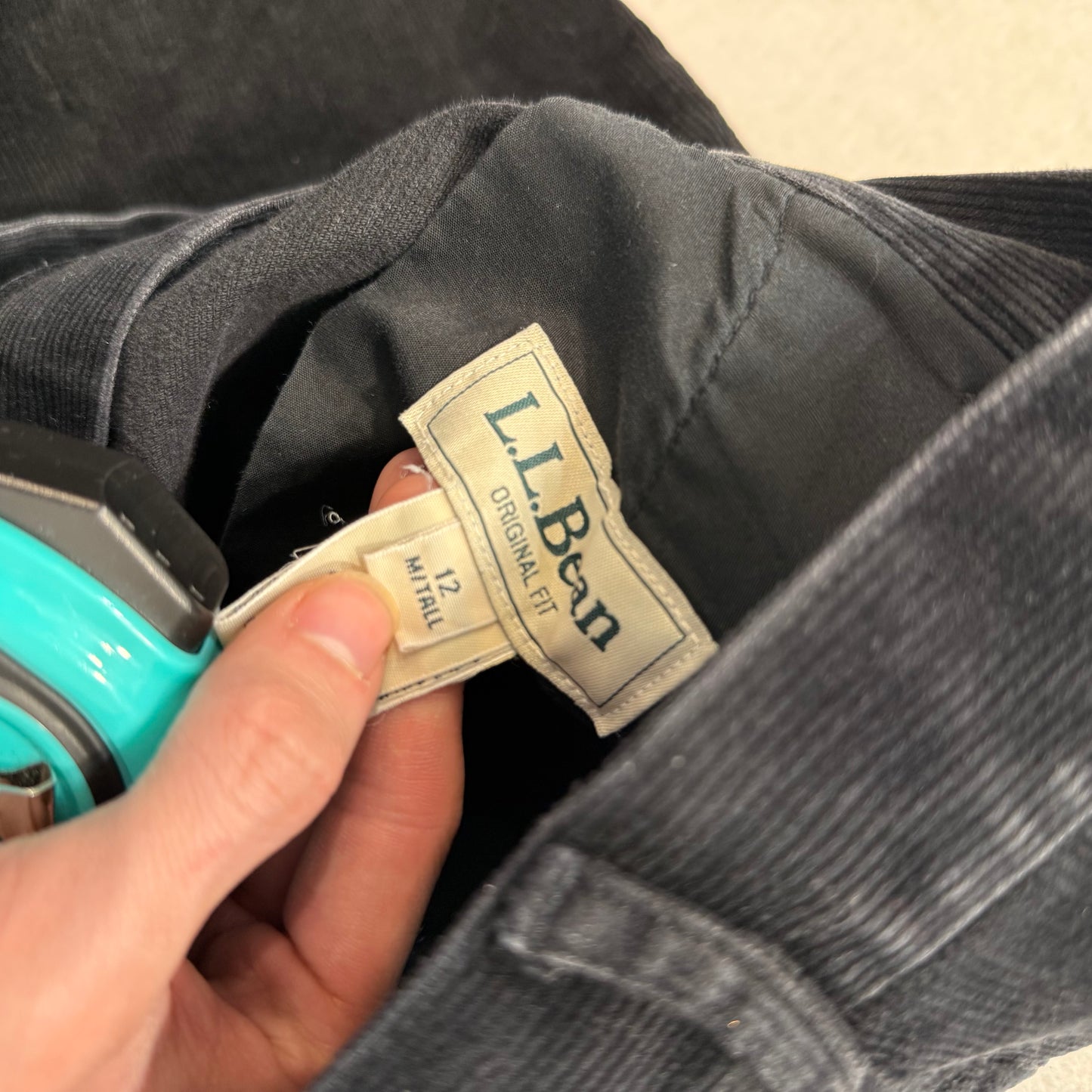 L.L.Bean Mens Black Corduroy Original Fit Straight Leg Single Pleat Pant Size 12