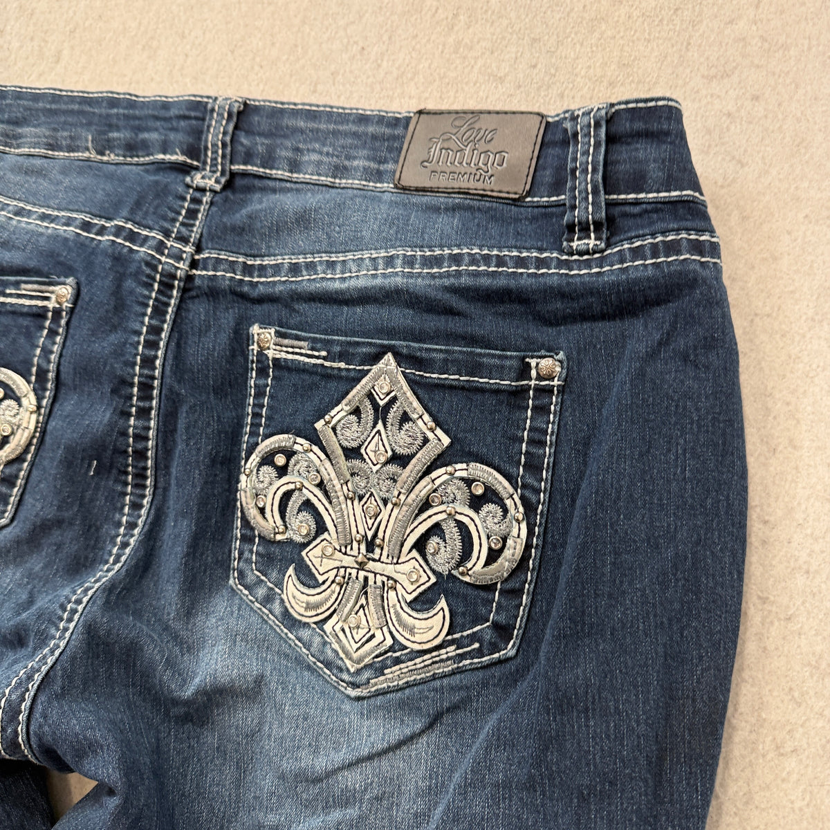 Love Indigo Premium Capri Jeans Women's Dark Wash Embellished Fleur Pockets Size 14 photo 7