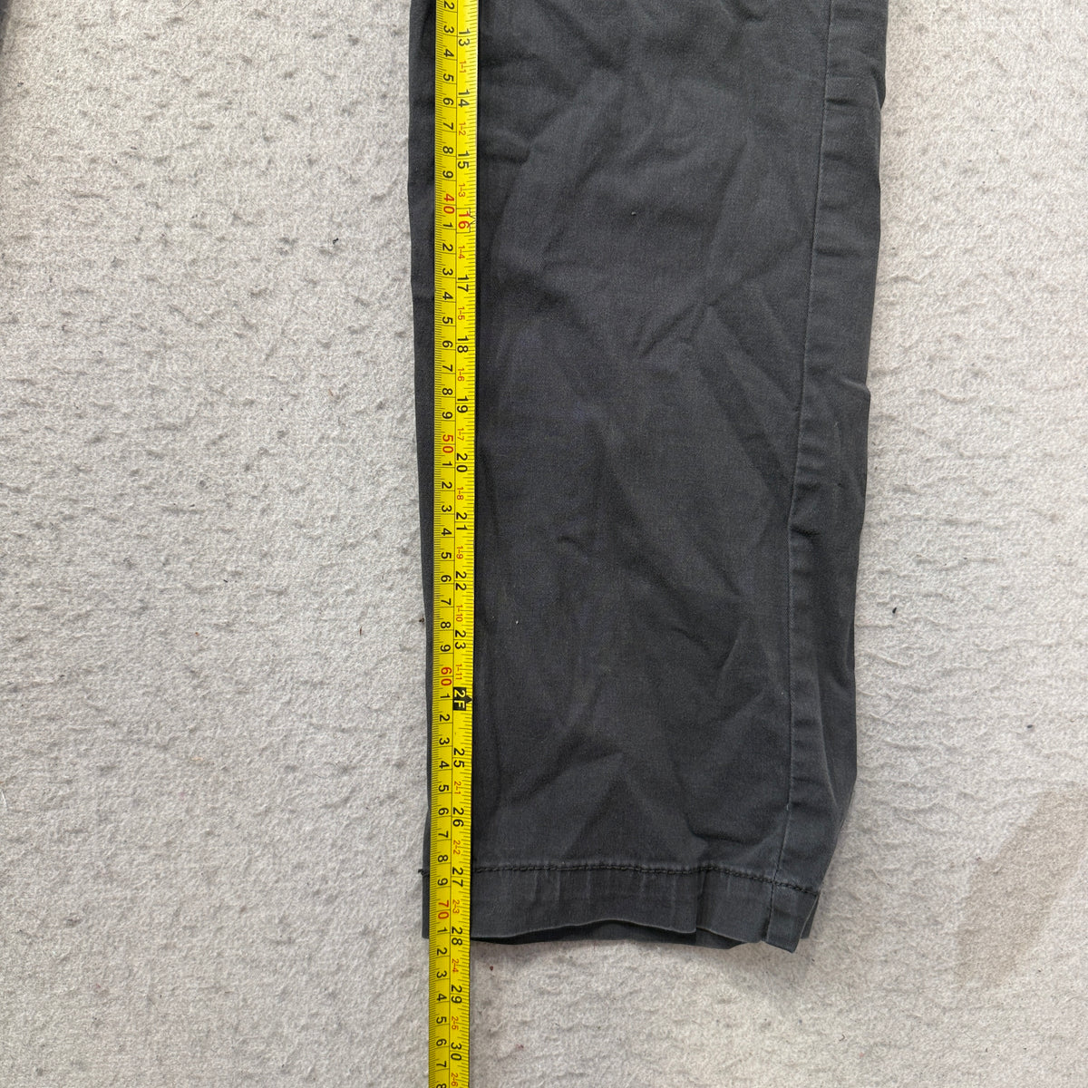 Old Navy Straight Built-In Flex Cargo Pants Men's Charcoal Gray Size 34x30 photo 5