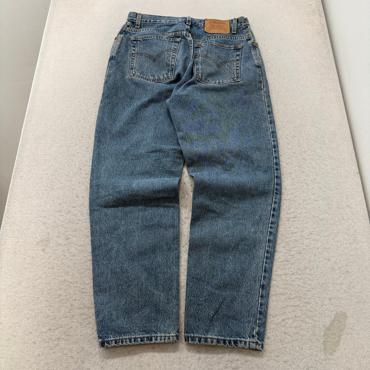 Levis Vintage 550 Relaxed Tapered Jeans Size 12 photo 2