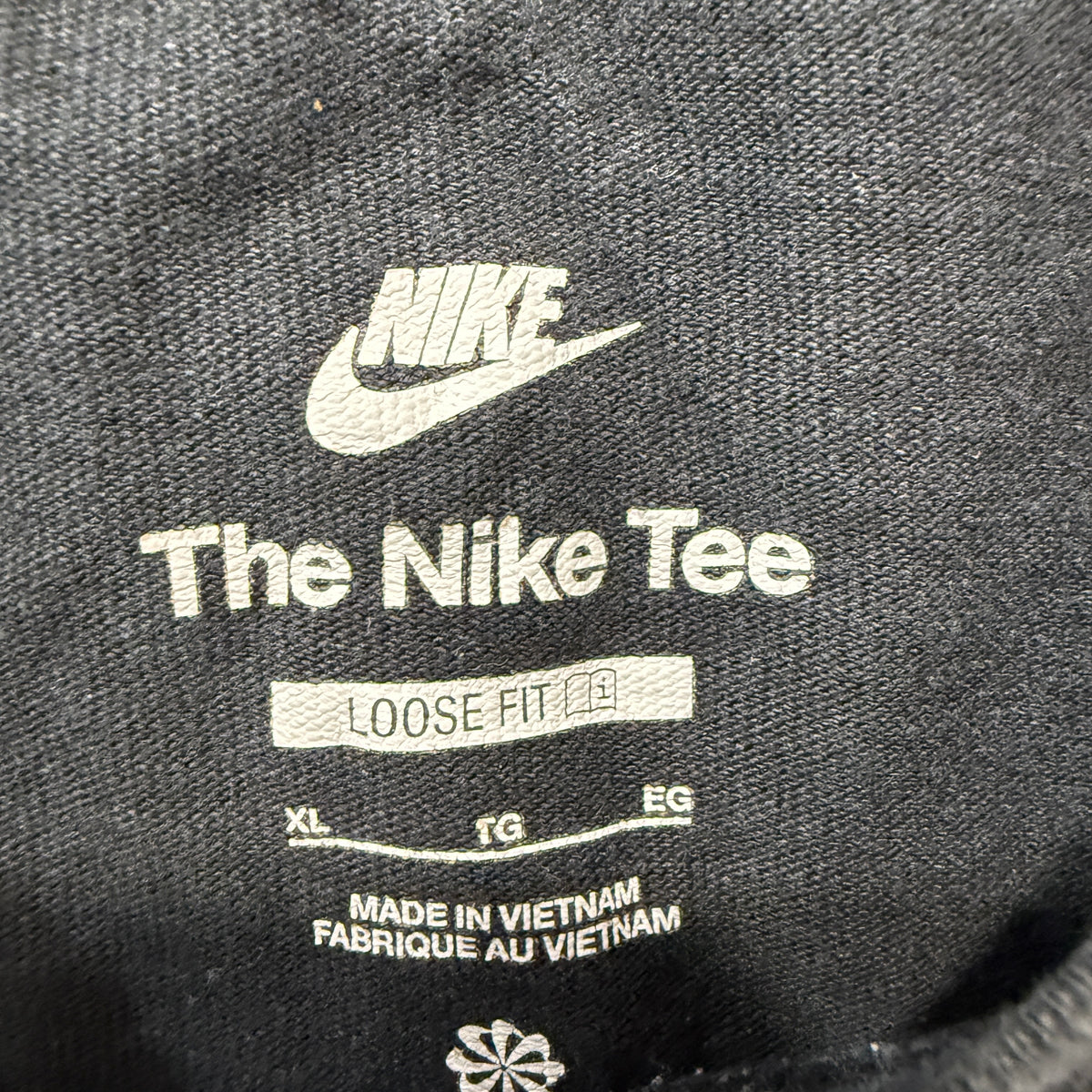 Nike swoosh tee brand tag
