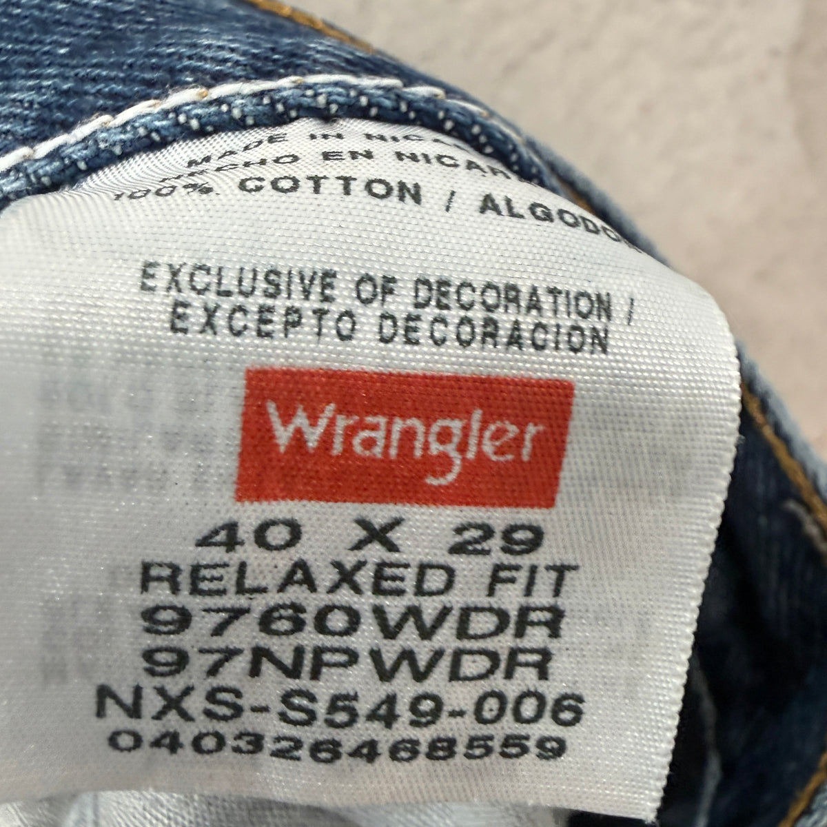 Wrangler Relaxed Fit Medium Wash Jeans Size 40x29 photo 6