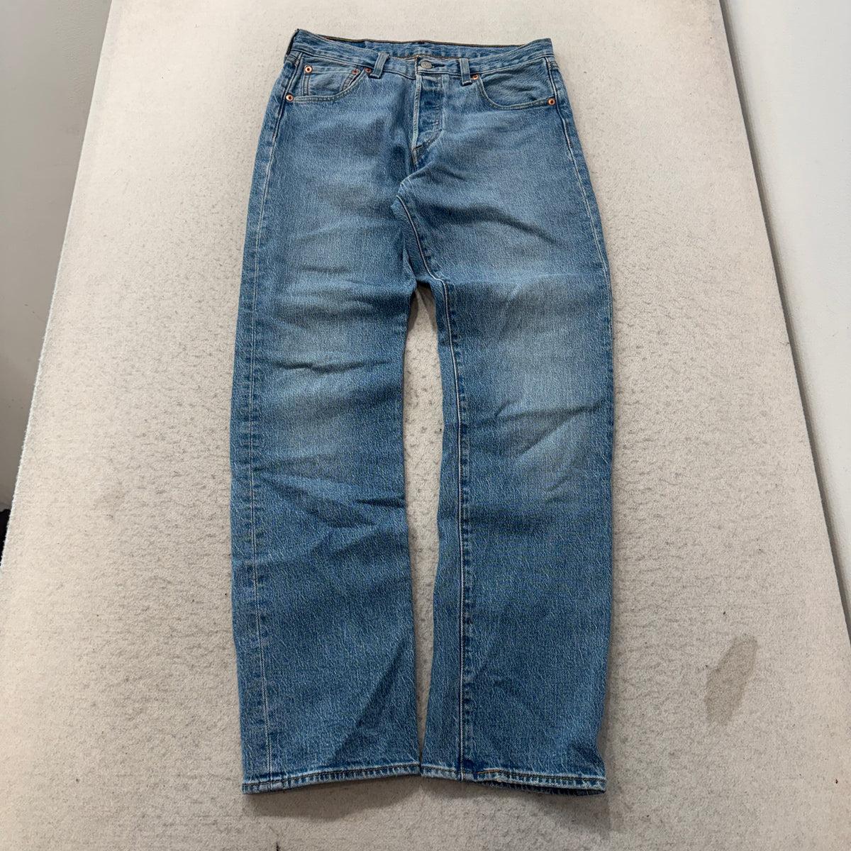 Levis 501 93 Straight Light Wash Jeans Size 30x32 photo 1