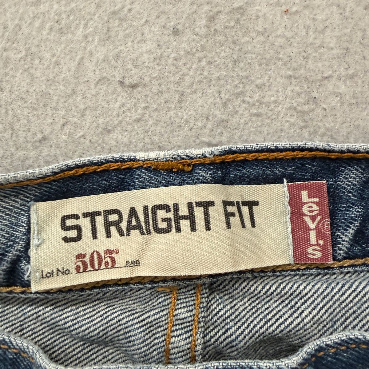 Levis 505 Straight Fit Medium Wash Jeans Size 36x34 photo 3