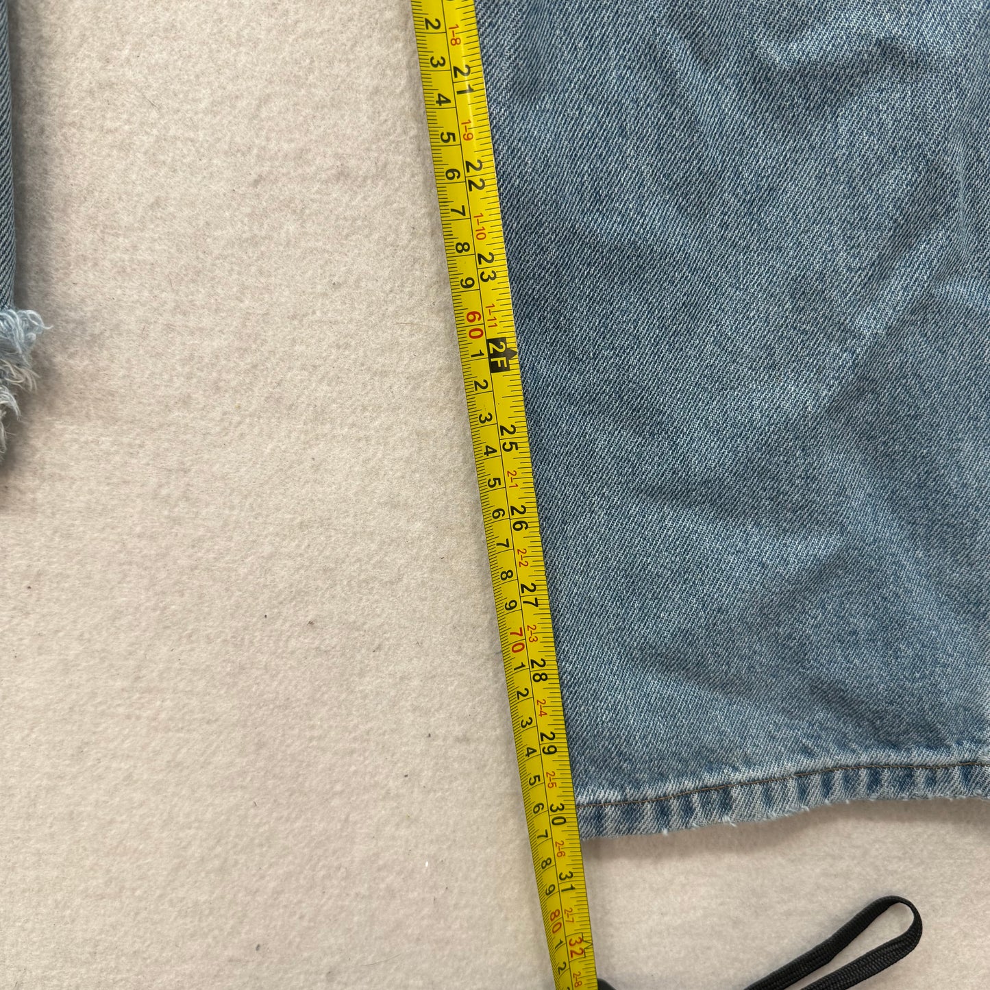 L.L. Bean Men's Light Wash Blue Denim Natural Fit Jeans Classic Raw Hem Size 34