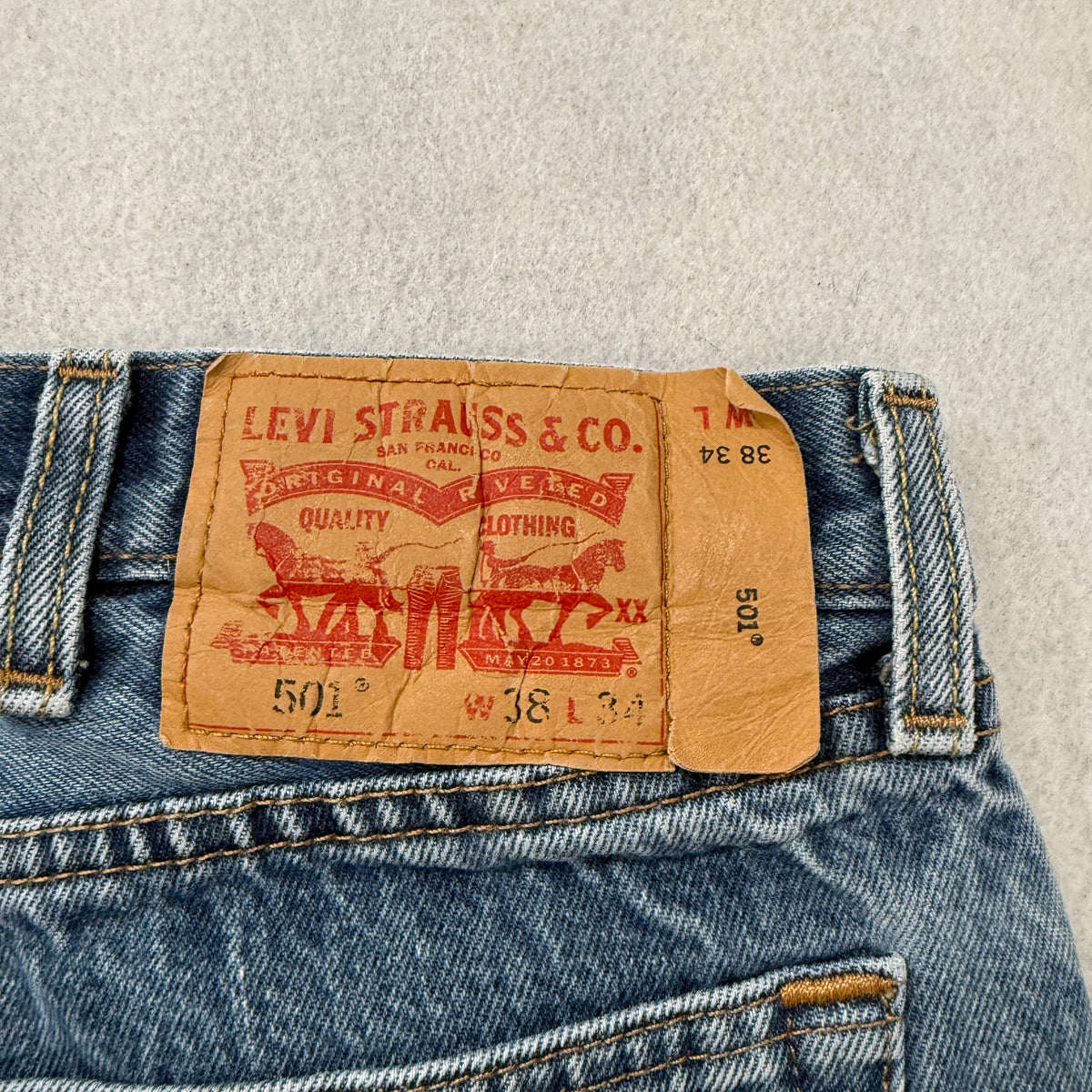 Levis 501 Medium Wash Button Fly Jeans Size 38x34 photo 4