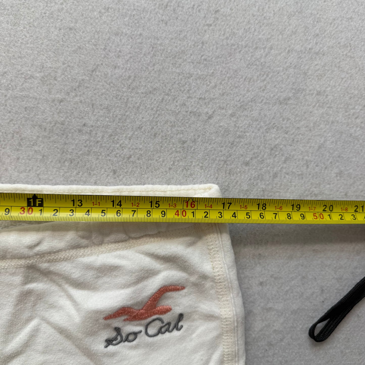 Hollister Women's White Fleece Straight Leg Capri Sweatpants Loungewear Size M