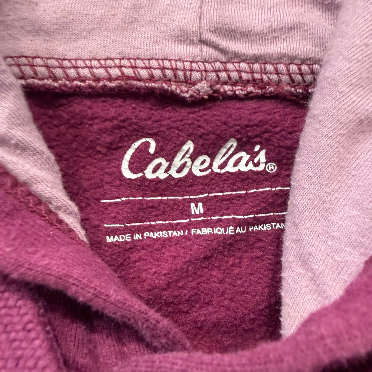Cabela's Women's Maroon Fleece Pullover Hoodie Spellout Graphic Y2K Size Medium
