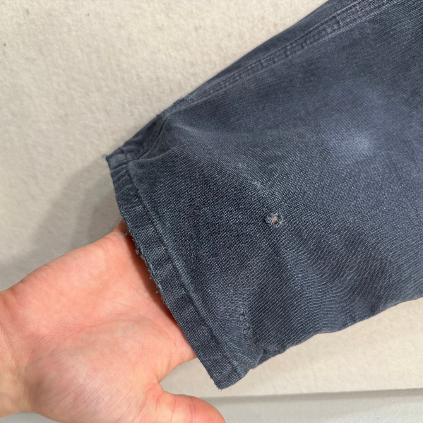 Carhartt Men's Black Washed Cargo Work Pants Dungaree Fit Mid-Rise Size 34 x 28